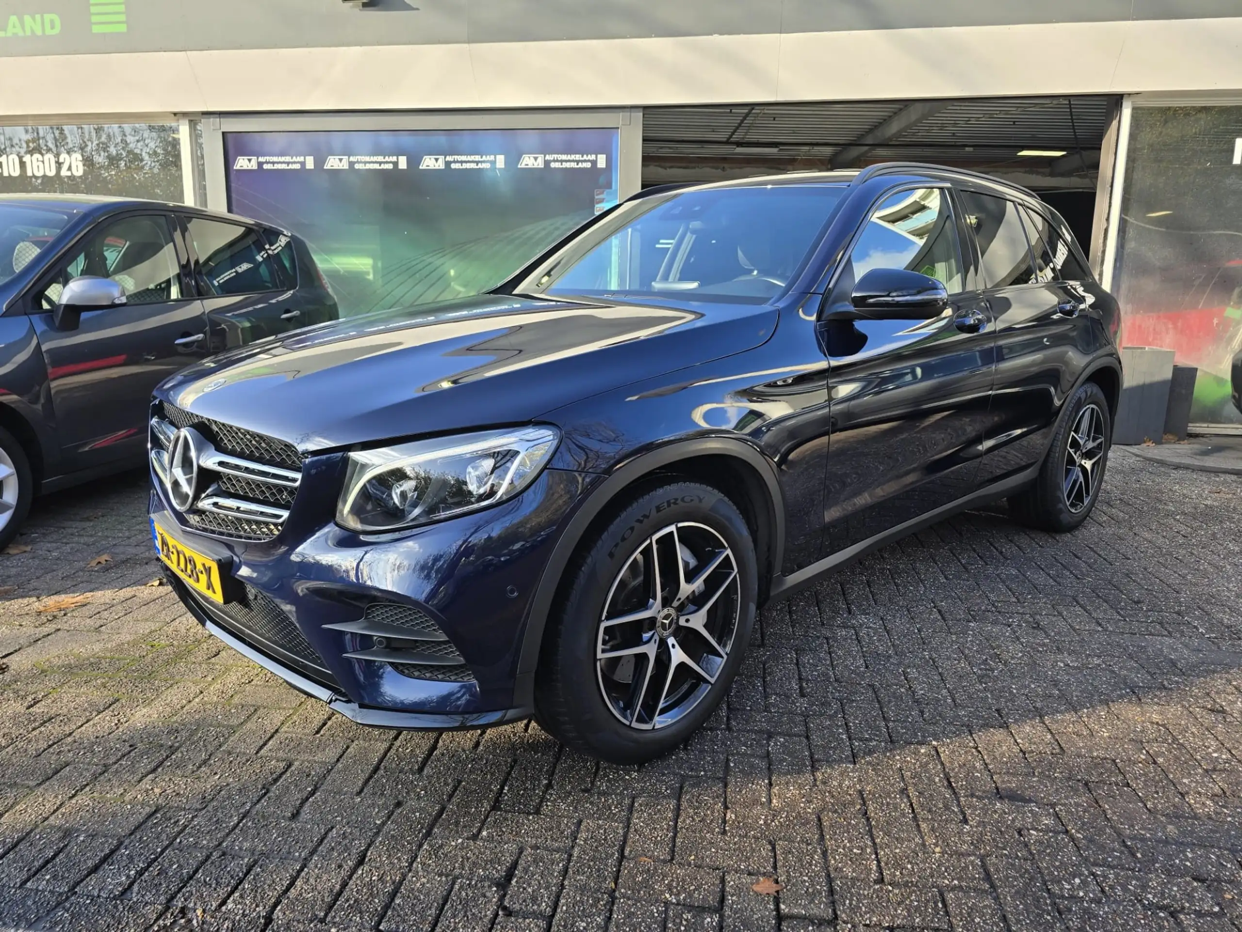 Mercedes-Benz - GLC 250