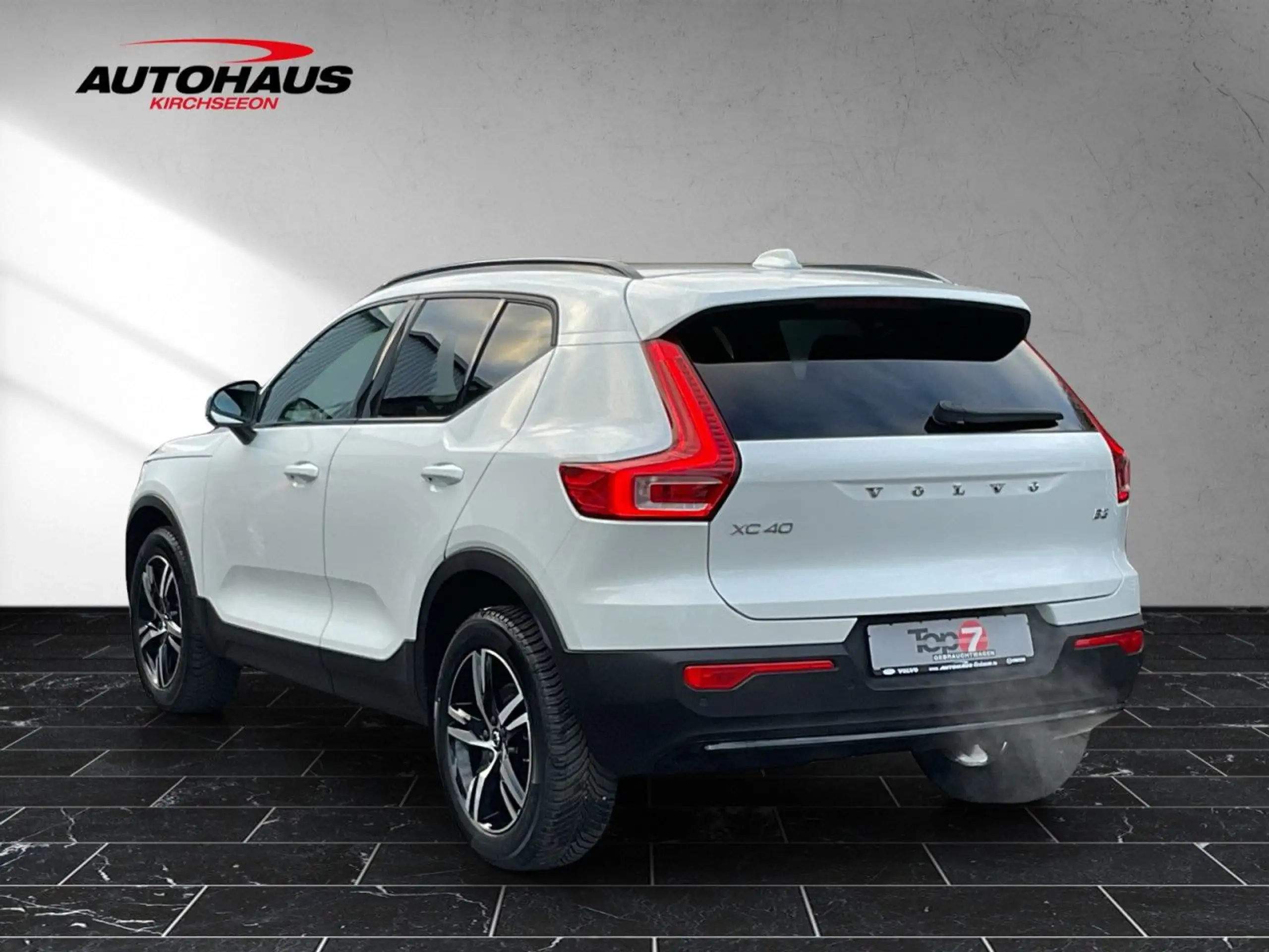 Volvo - XC40