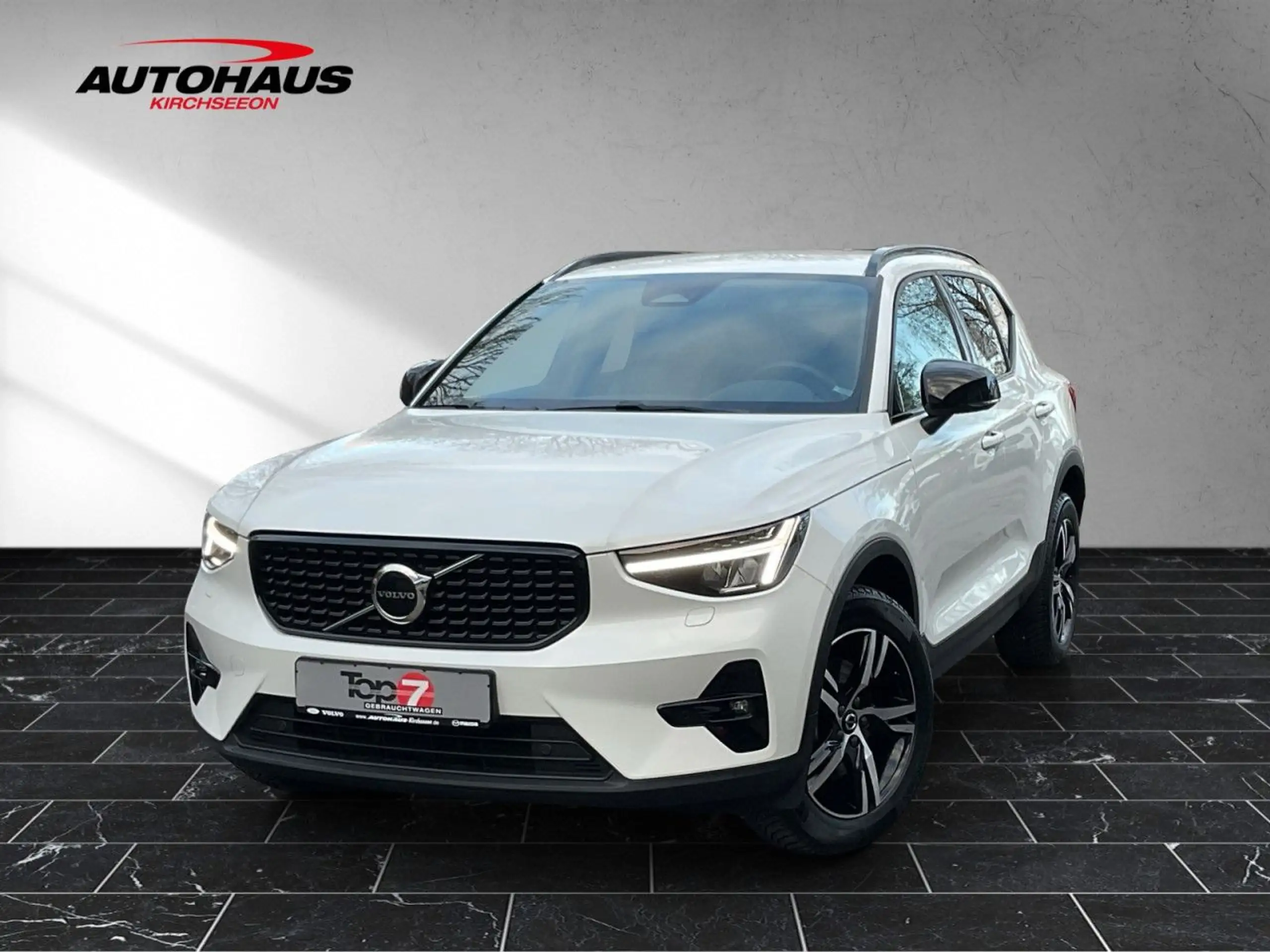 Volvo - XC40