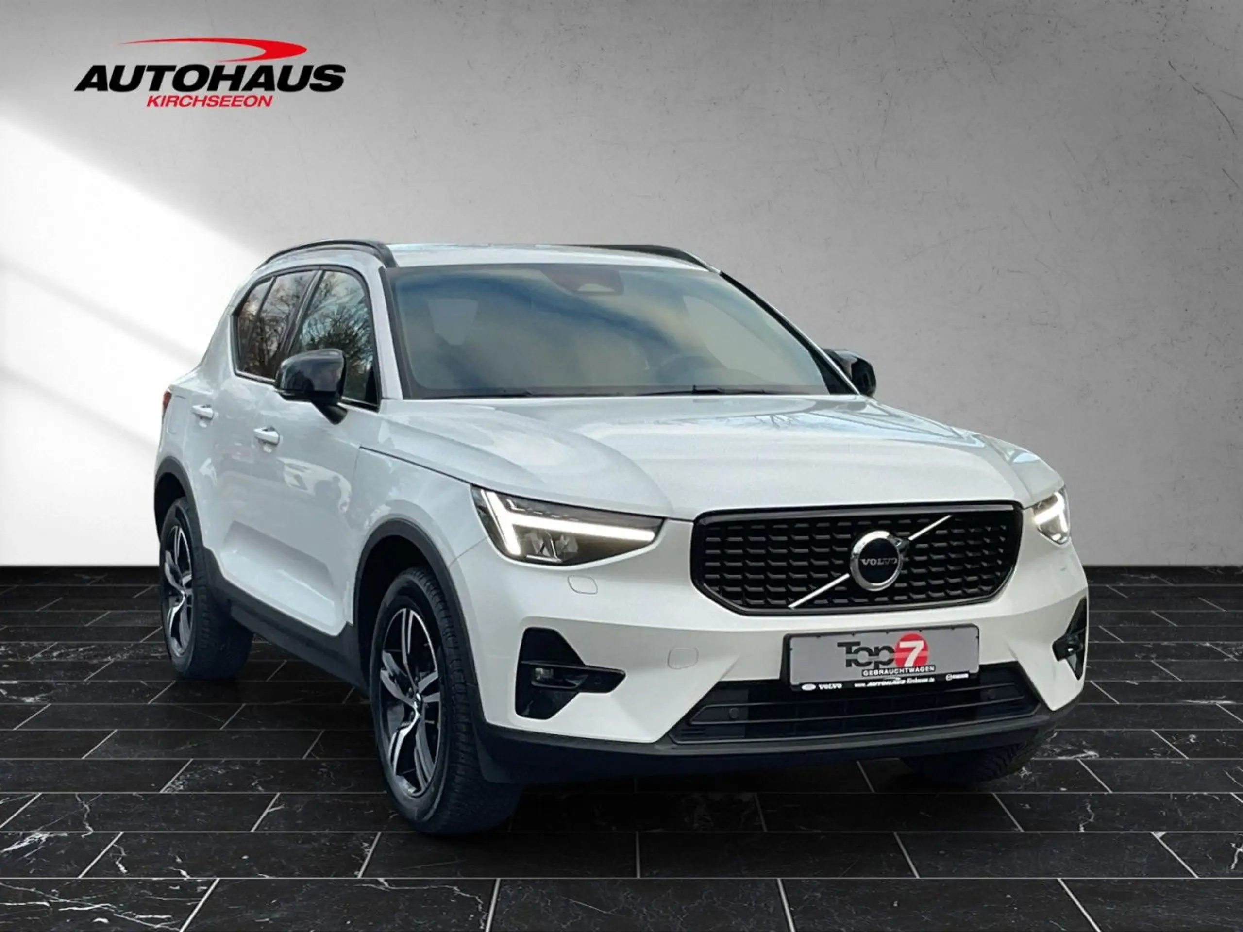 Volvo - XC40