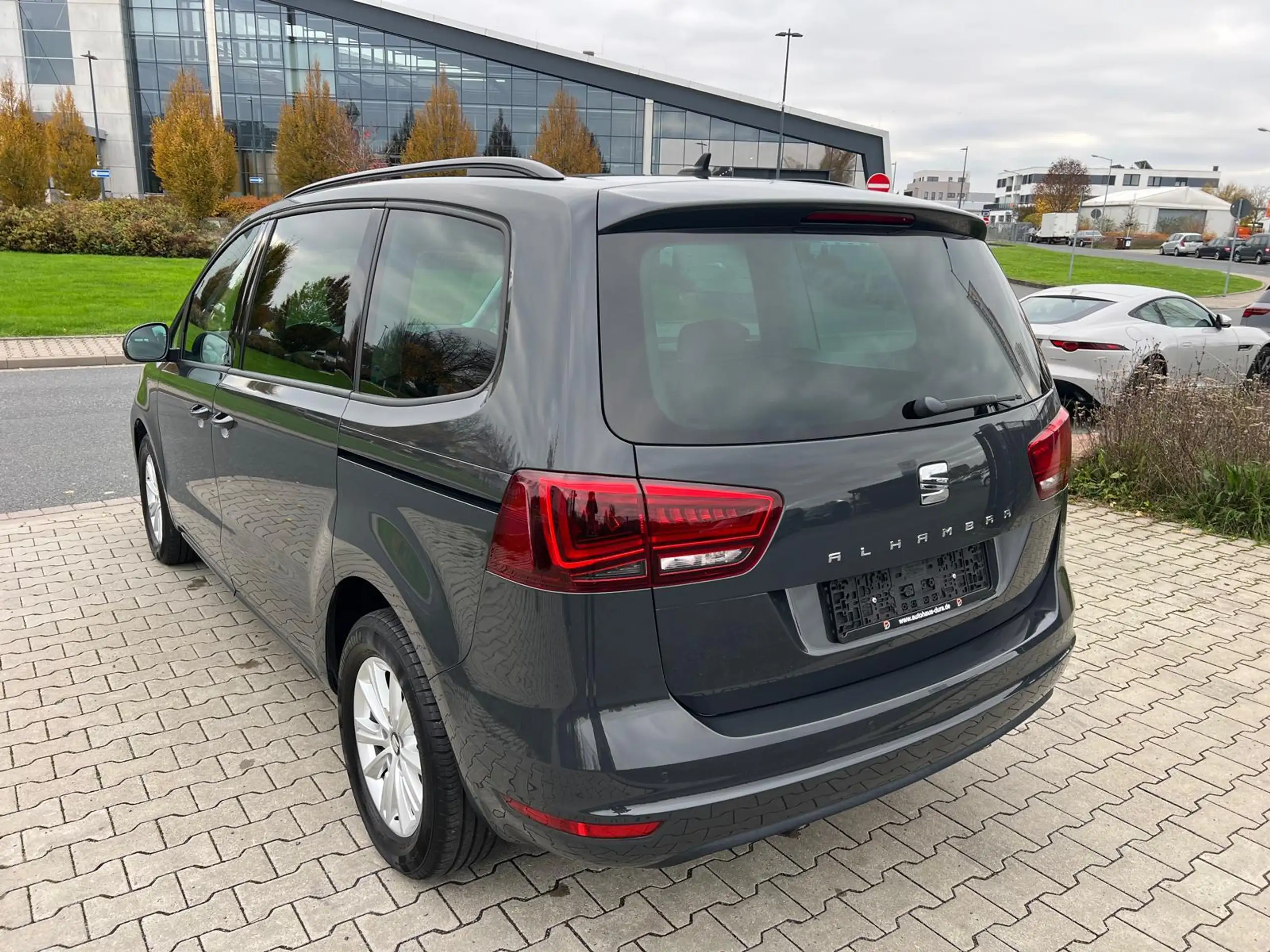 SEAT - Alhambra