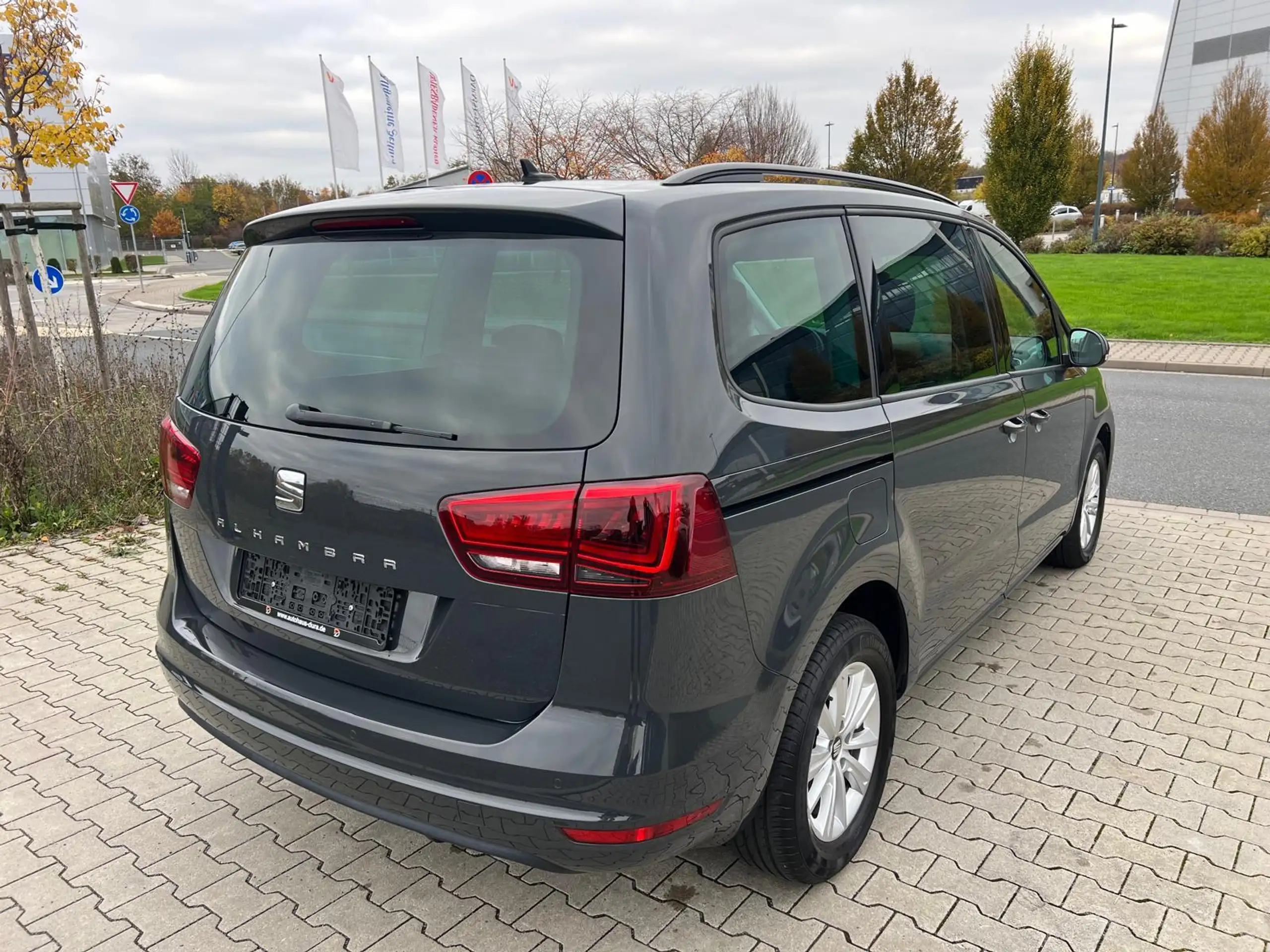 SEAT - Alhambra