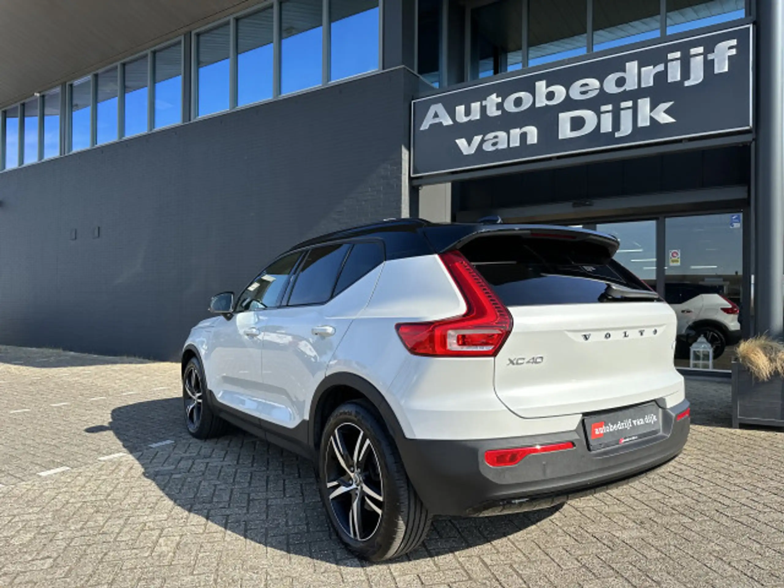 Volvo - XC40