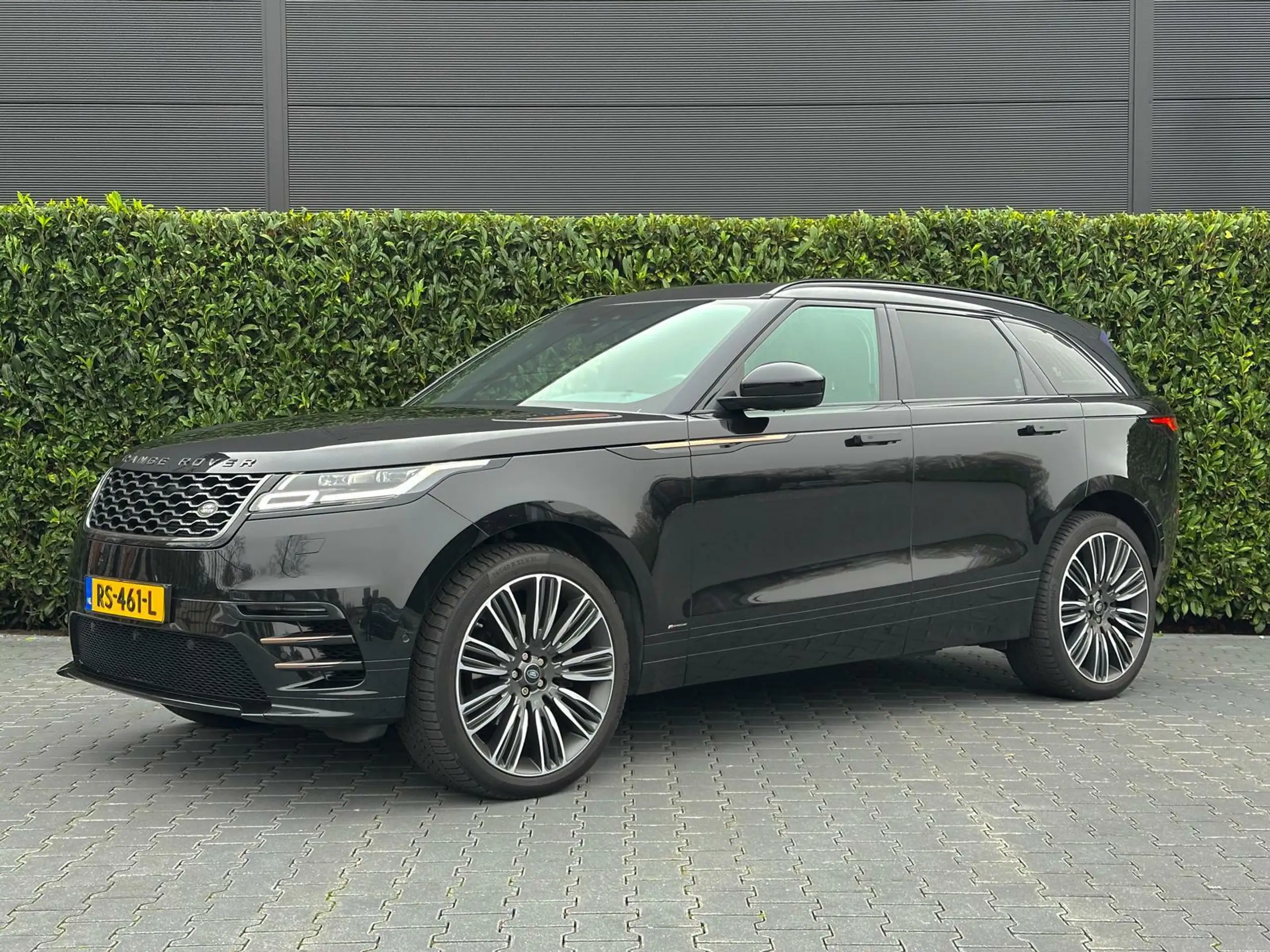 Land Rover - Range Rover Velar