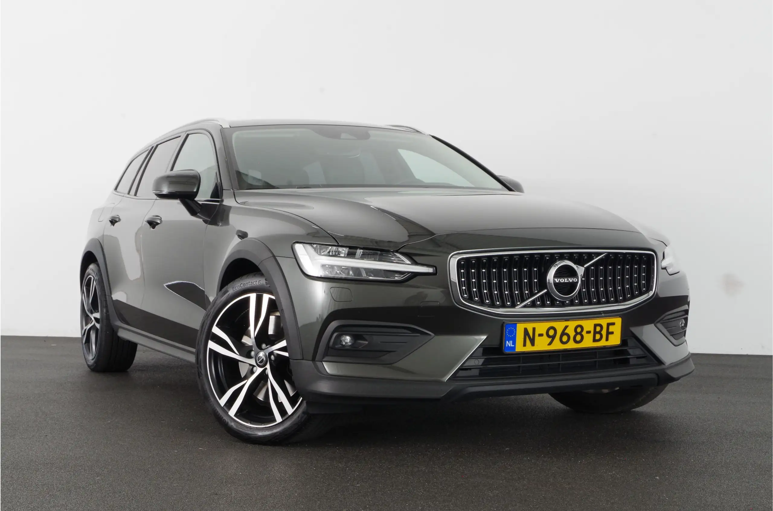 Volvo - V60 Cross Country