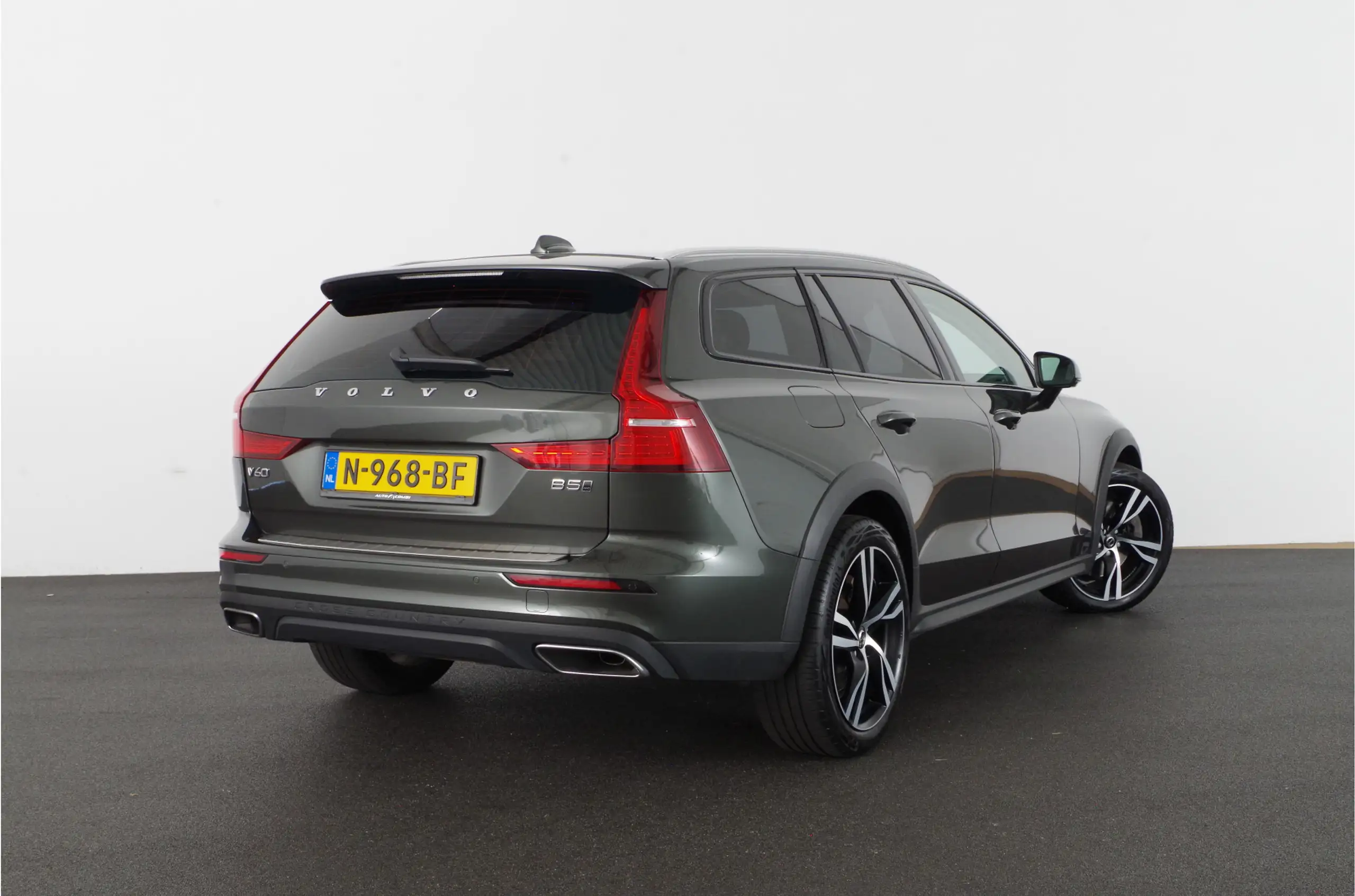 Volvo - V60 Cross Country