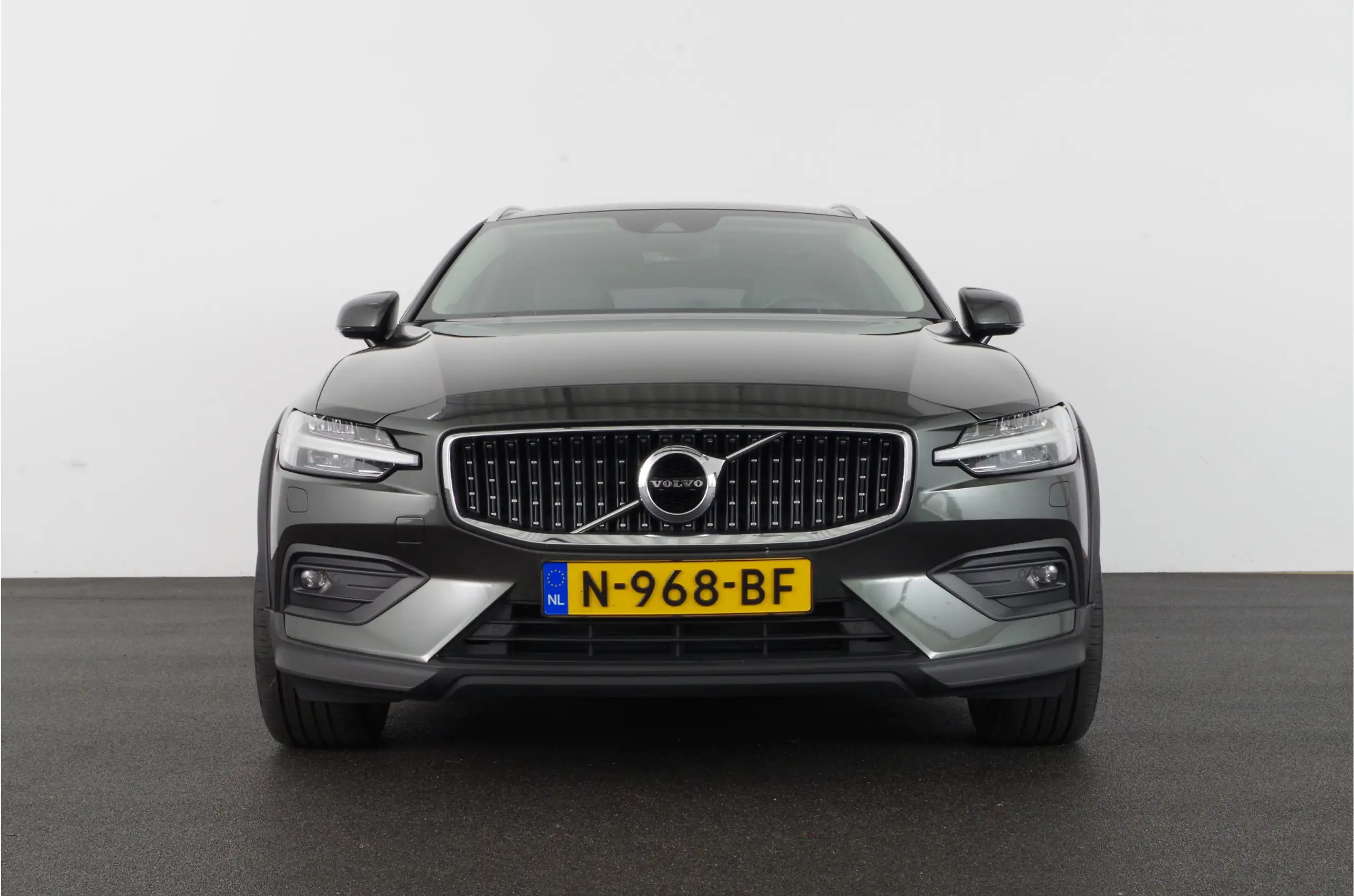 Volvo - V60 Cross Country