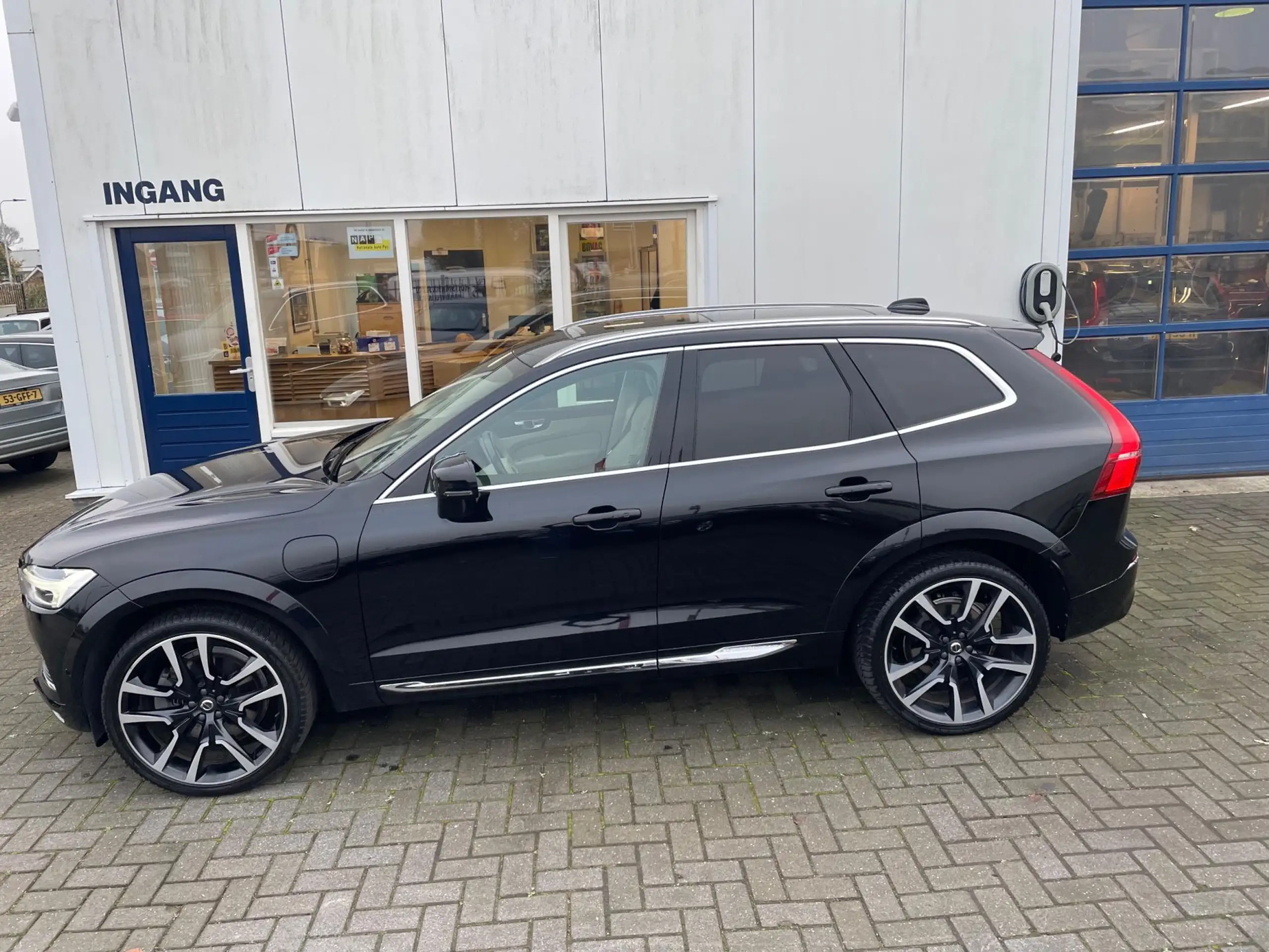 Volvo - XC60