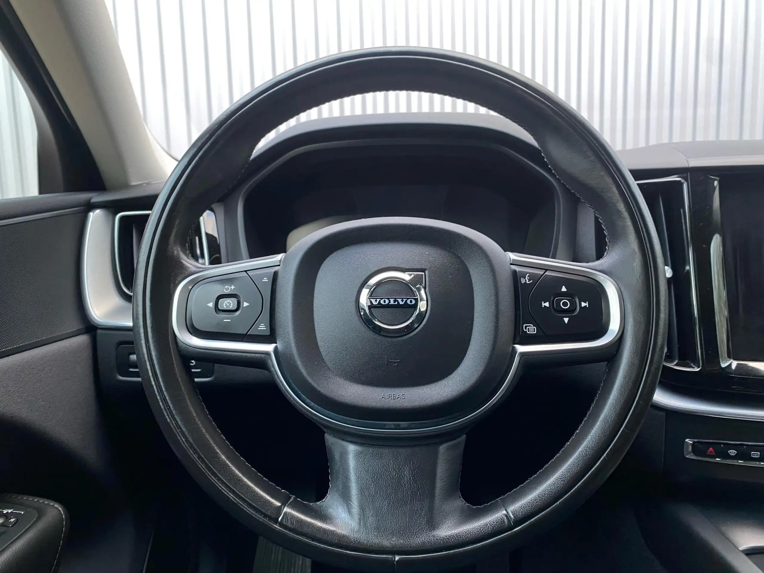 Volvo - XC60