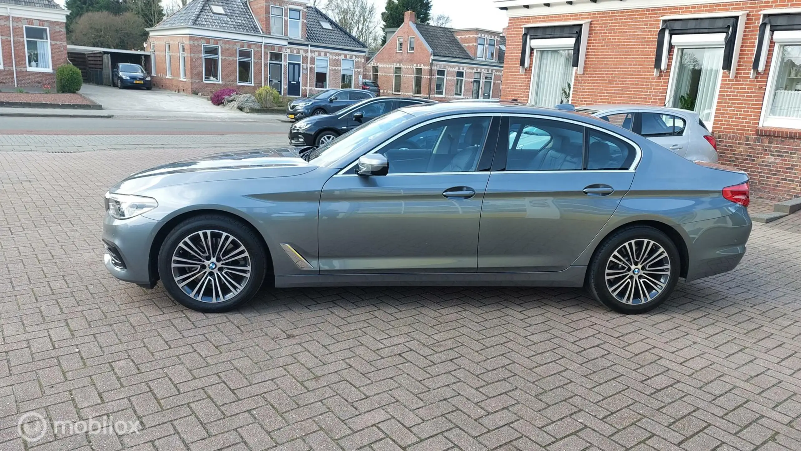 BMW - 520