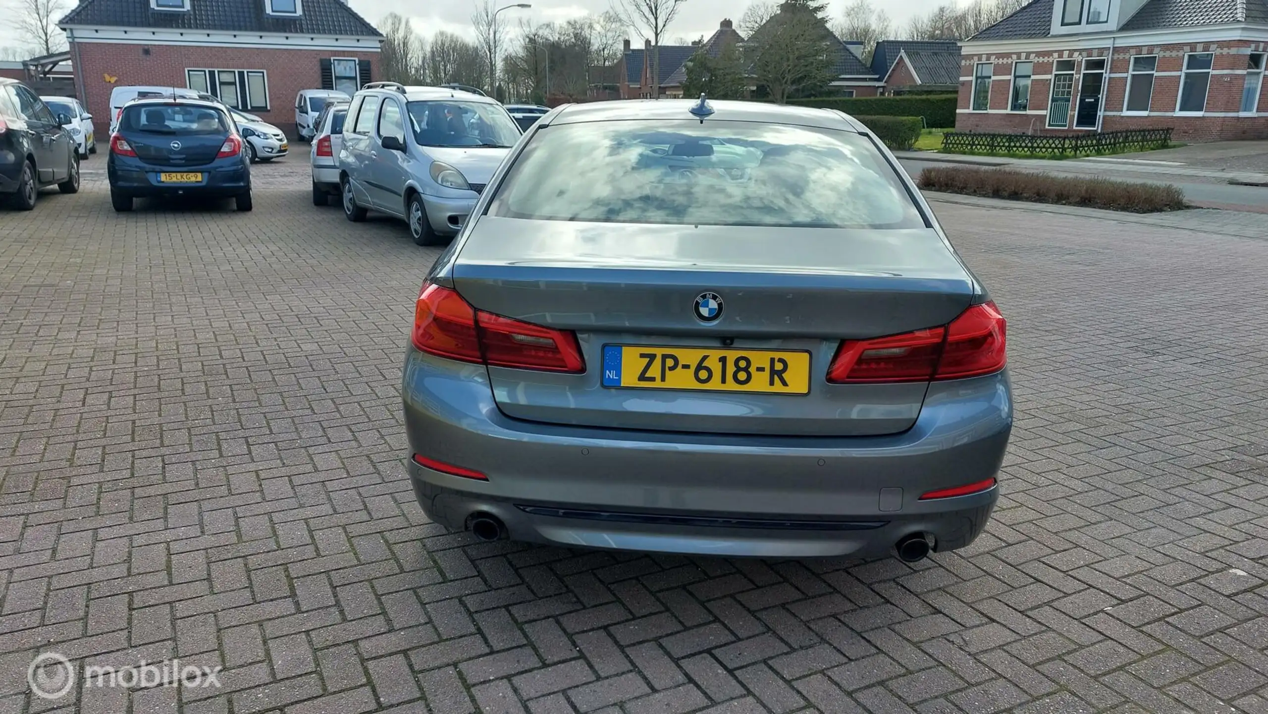 BMW - 520