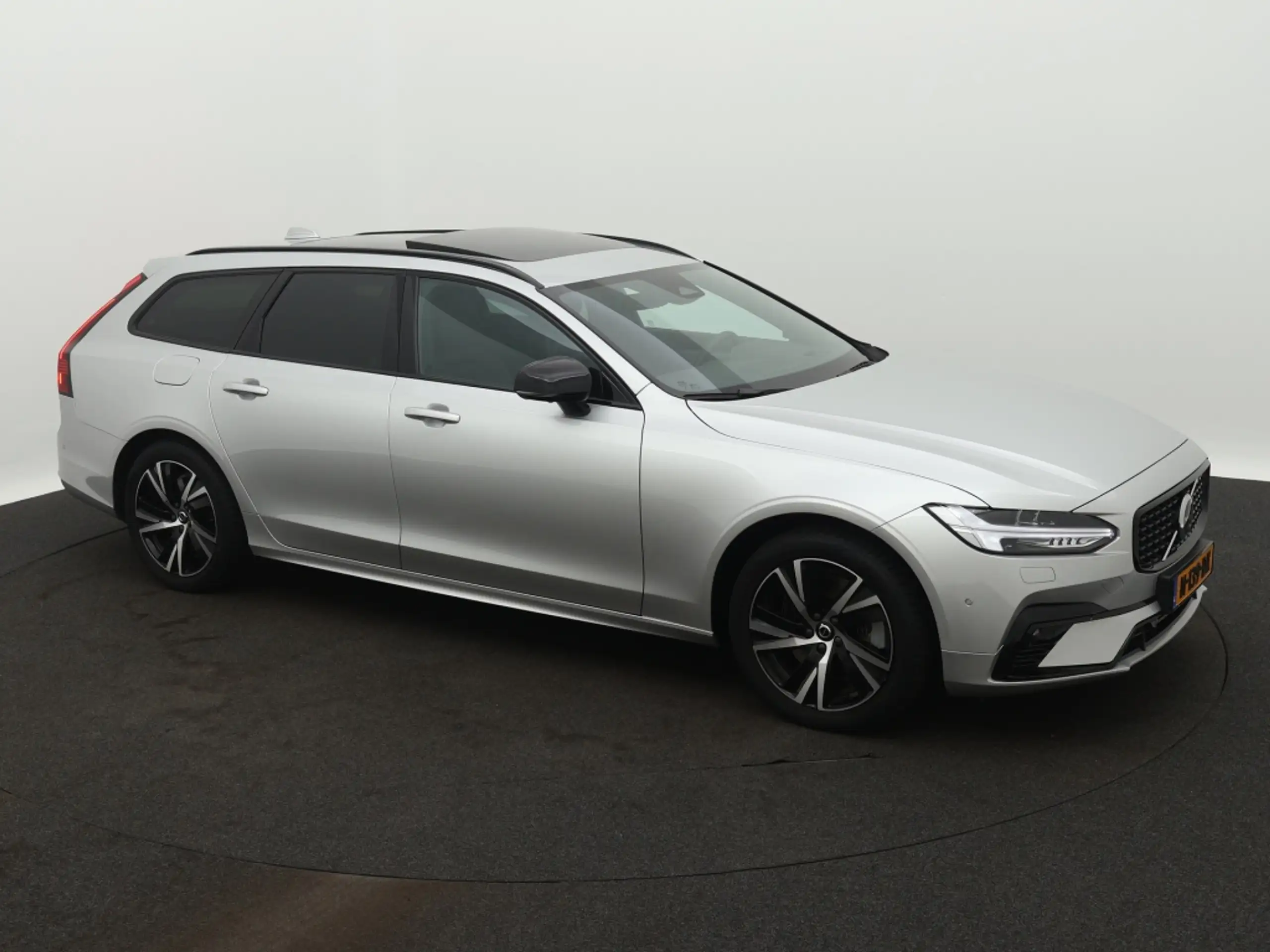 Volvo - V90