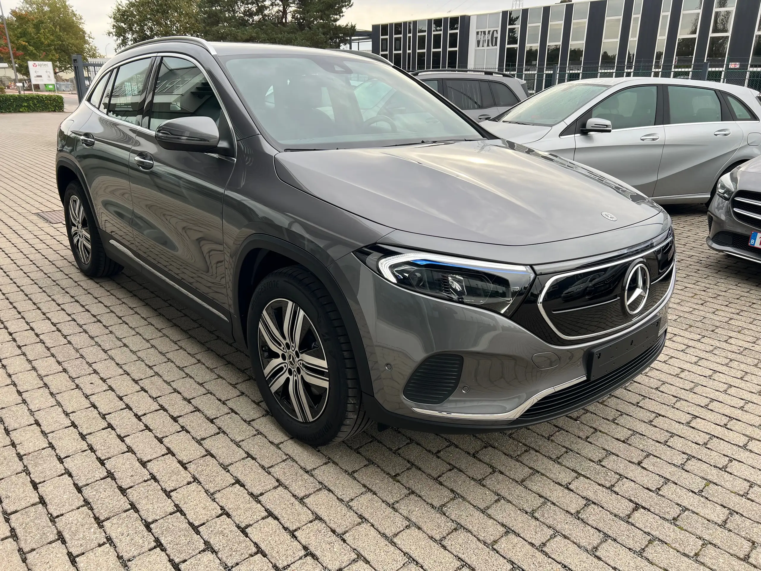 Mercedes-Benz - EQA 250