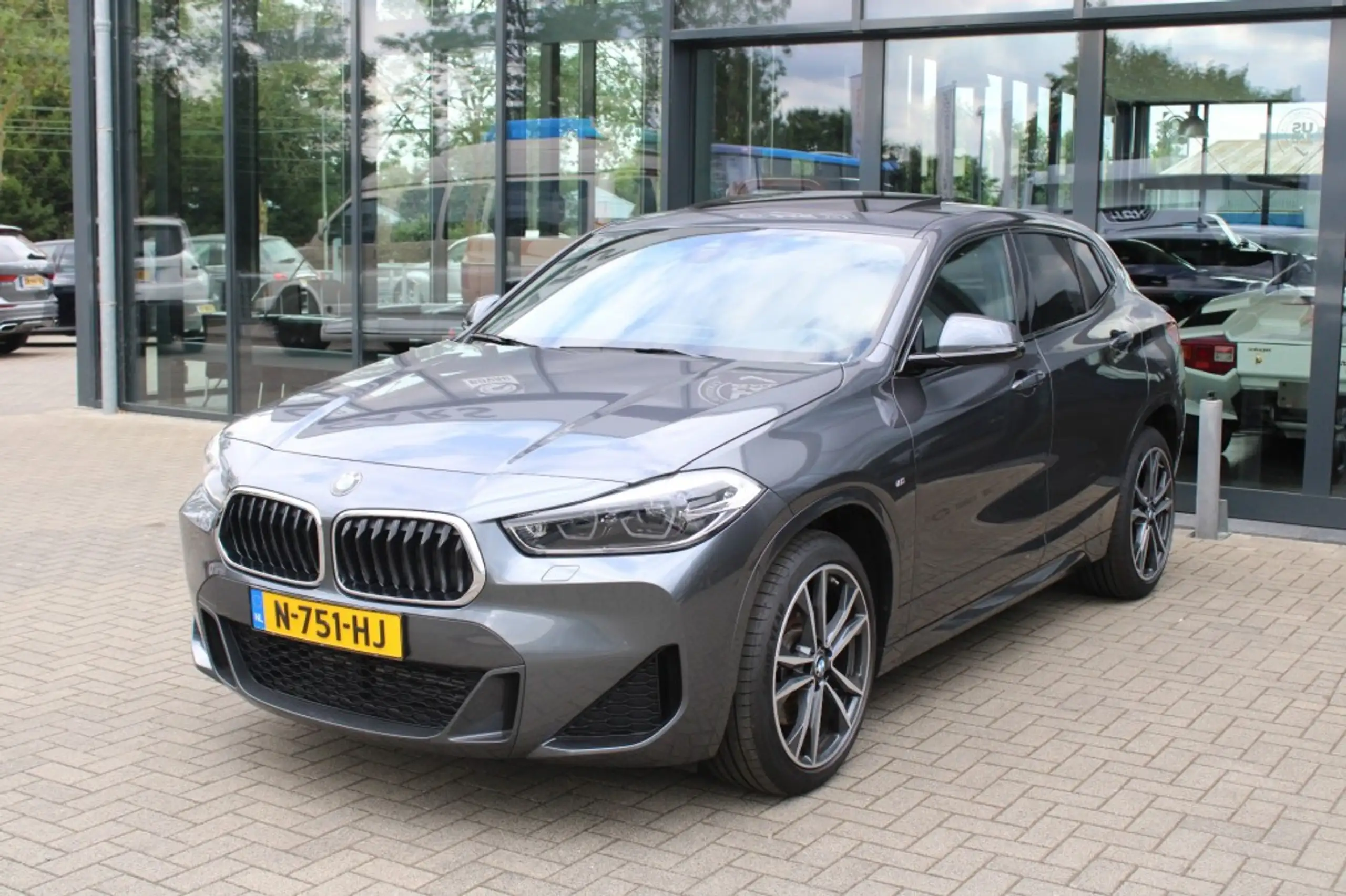 BMW - X2