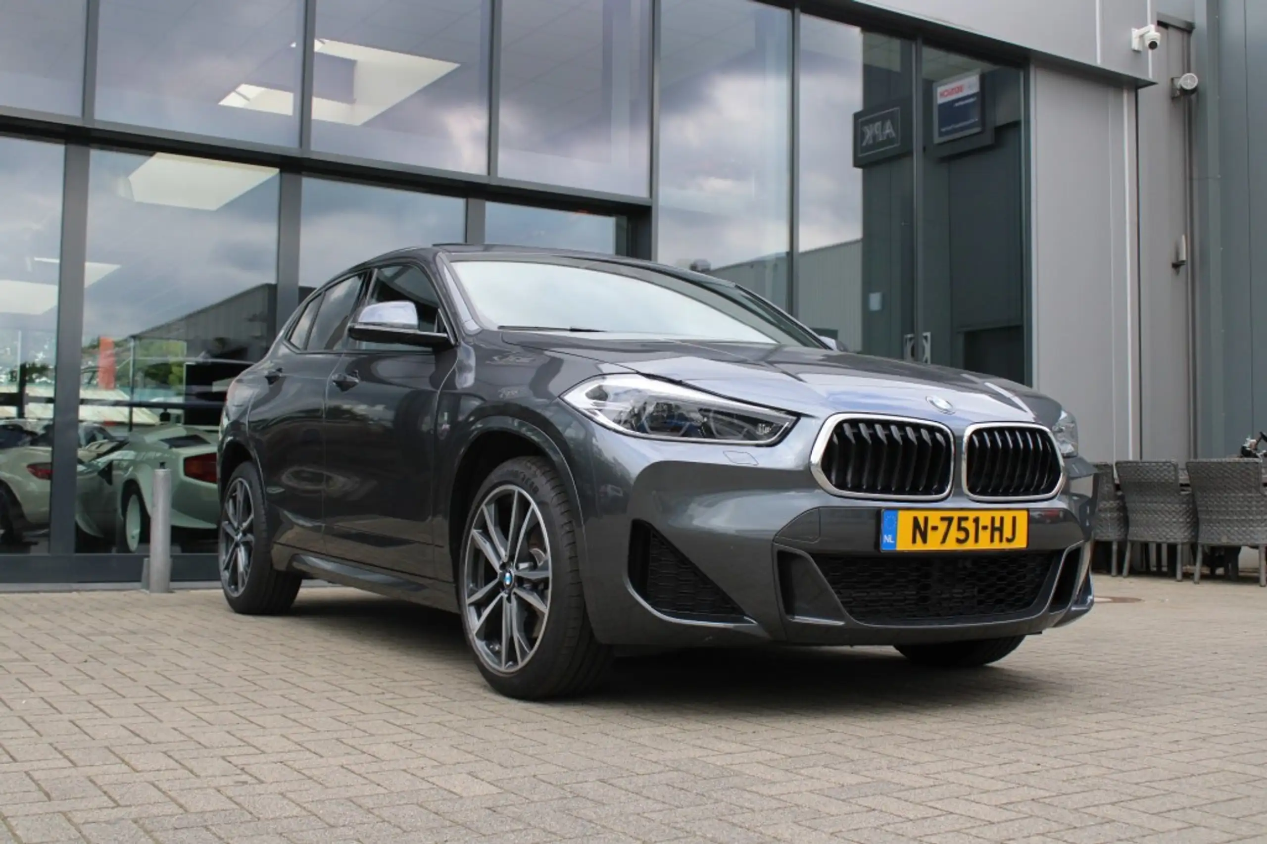 BMW - X2