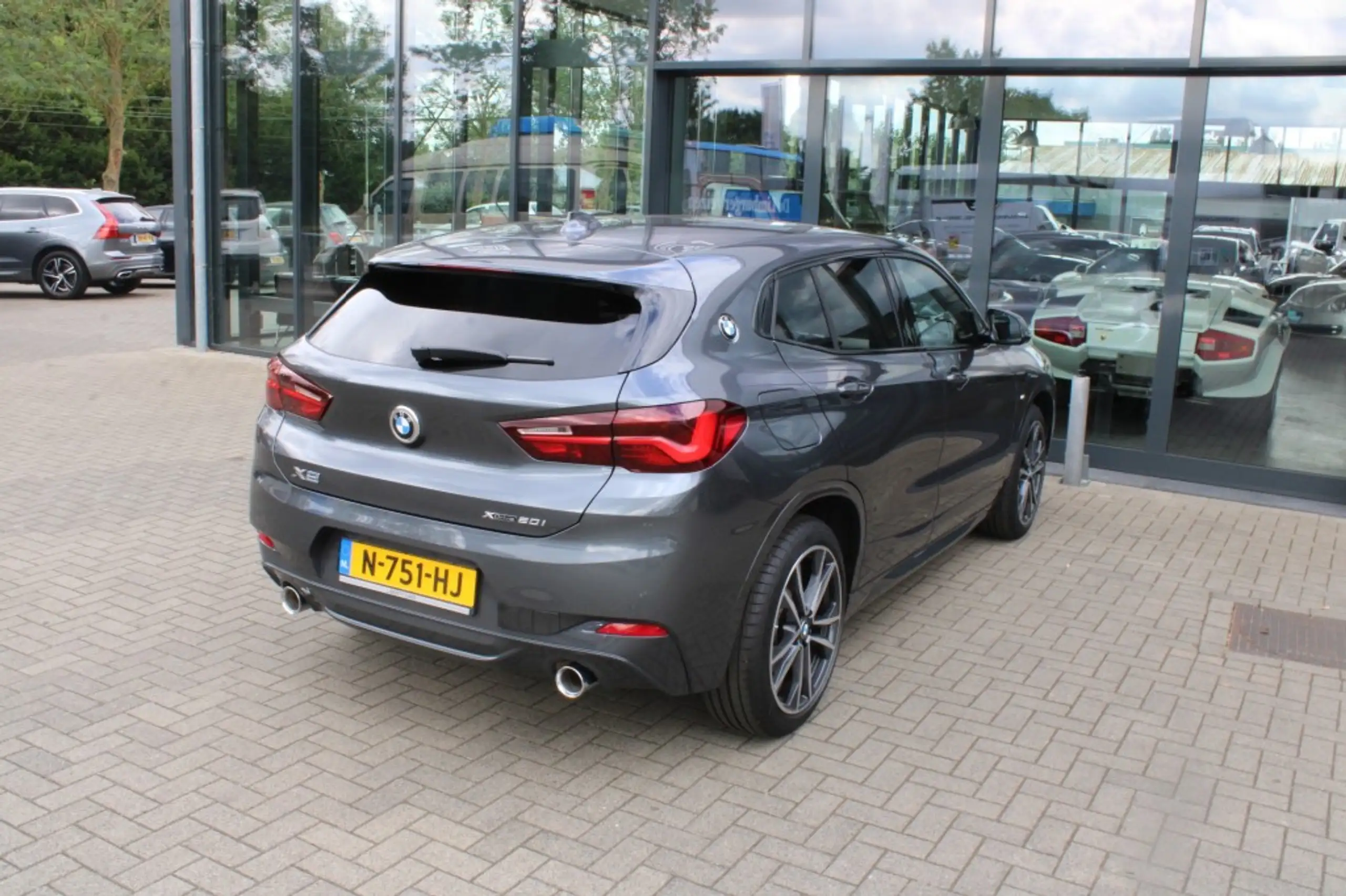 BMW - X2