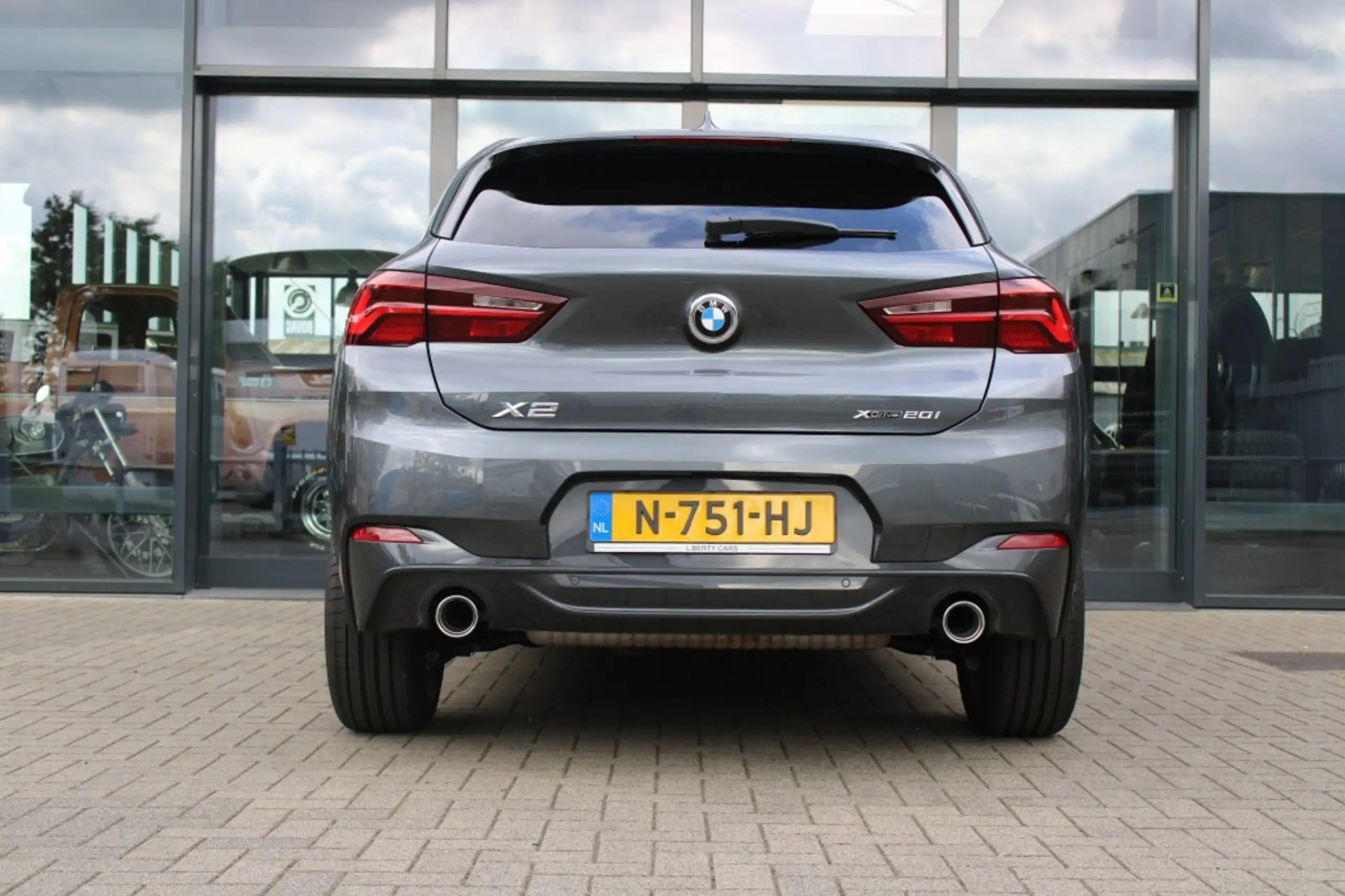 BMW - X2