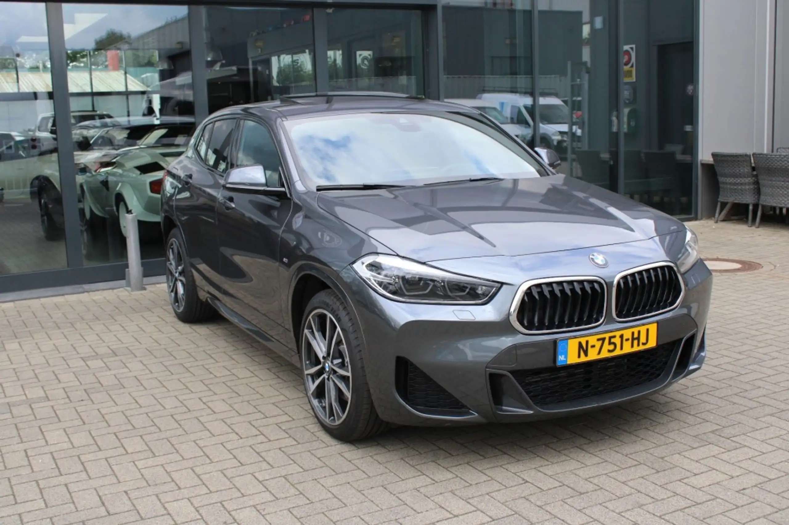 BMW - X2