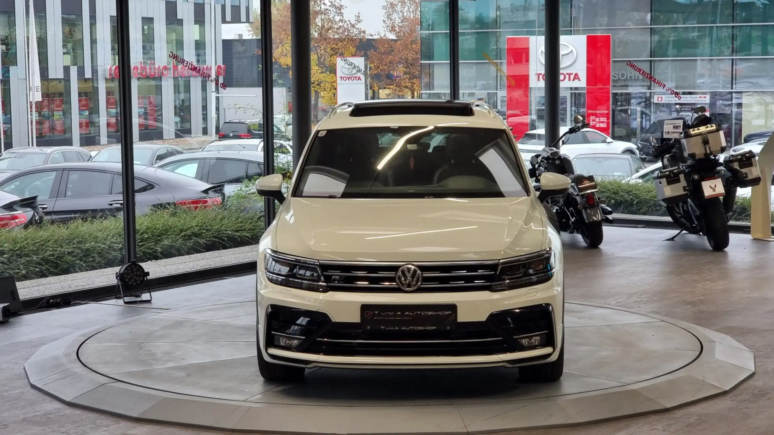 Volkswagen - Tiguan