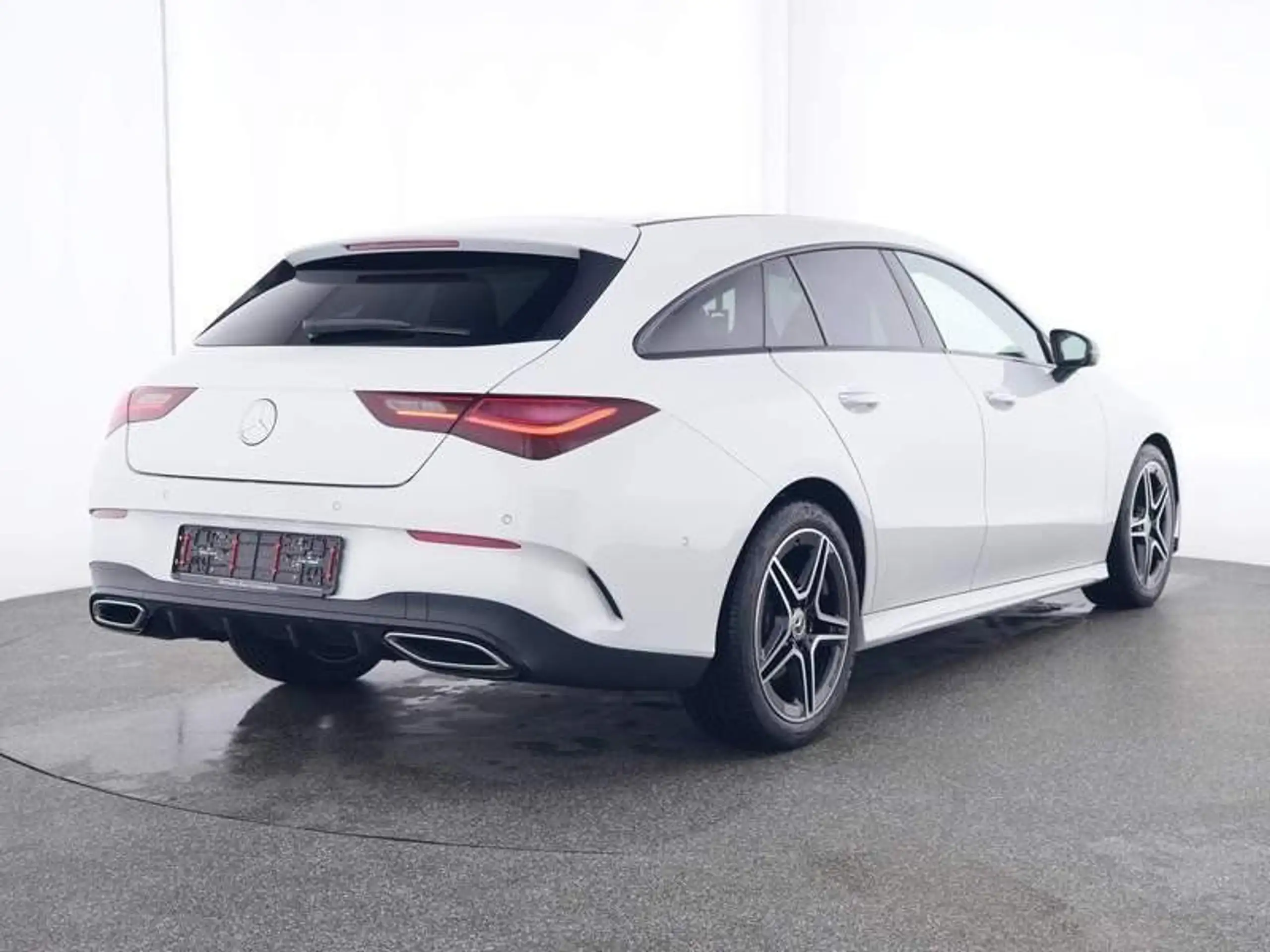 Mercedes-Benz - CLA 200