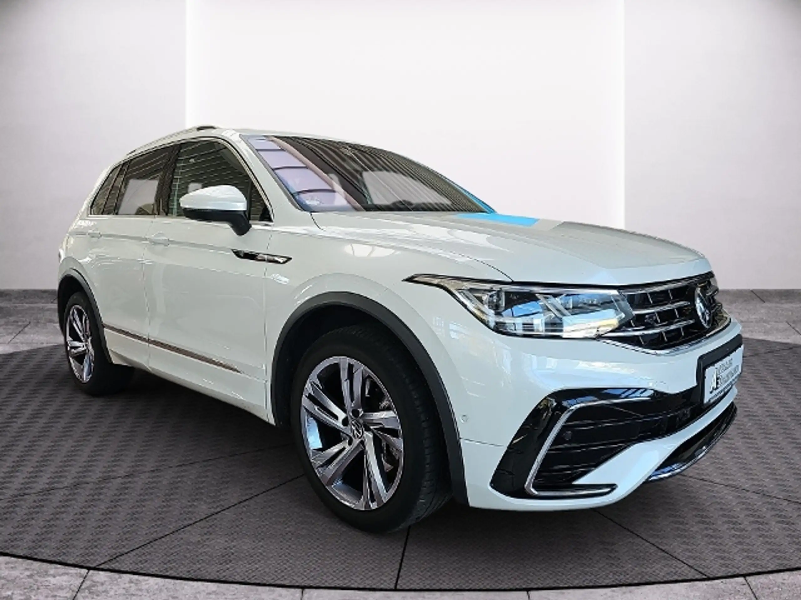 Volkswagen - Tiguan