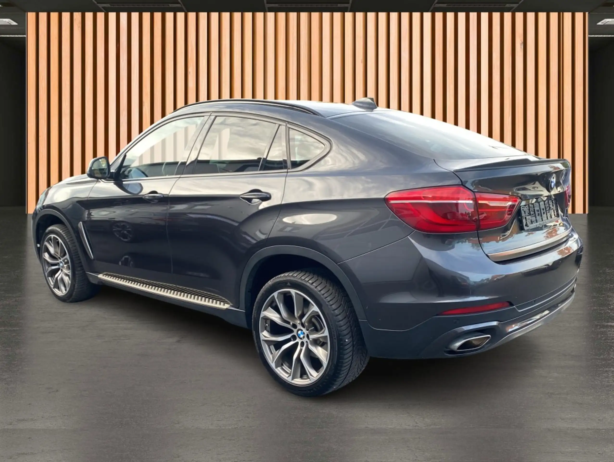 BMW - X6