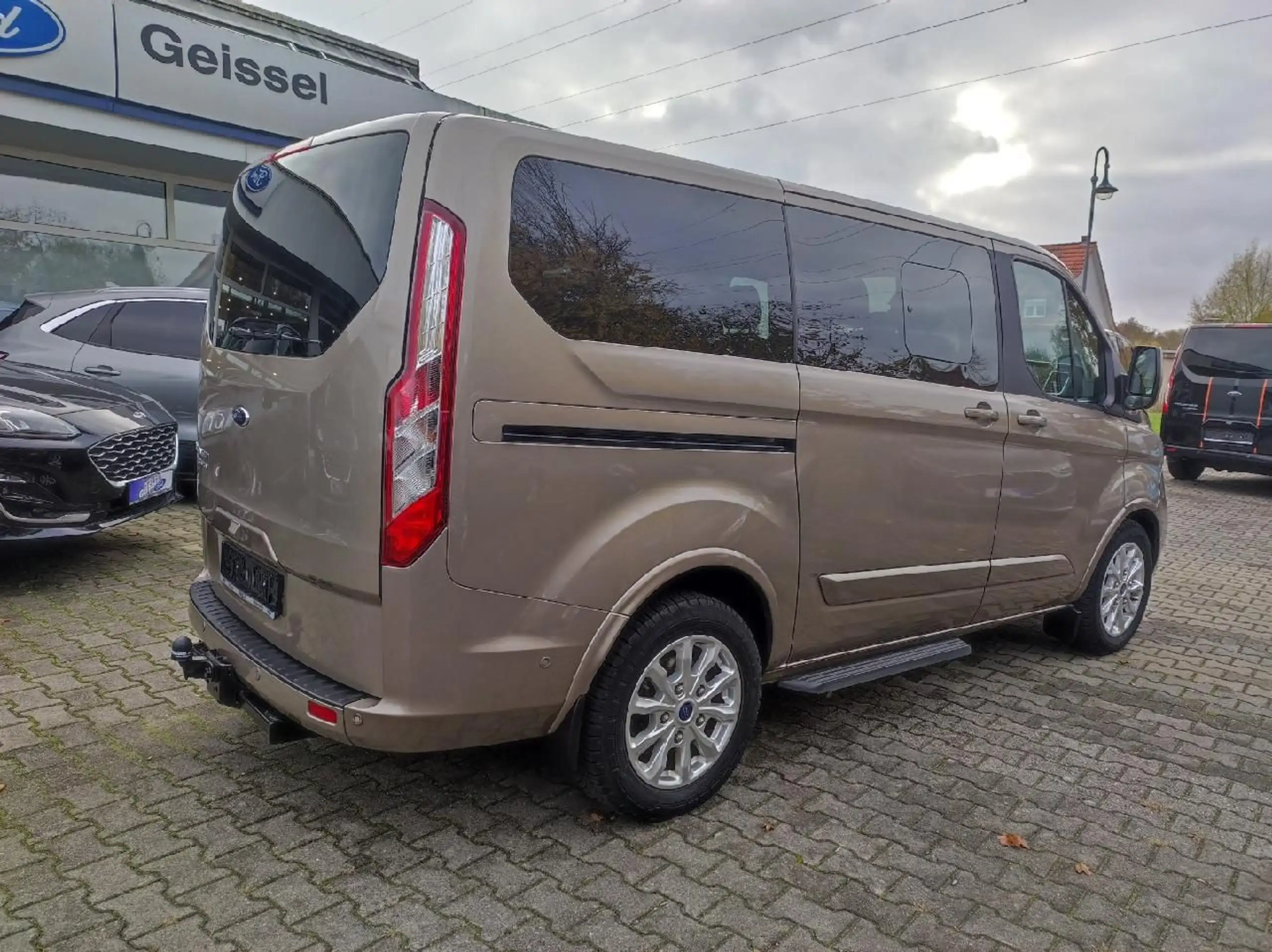 Ford - Tourneo Custom