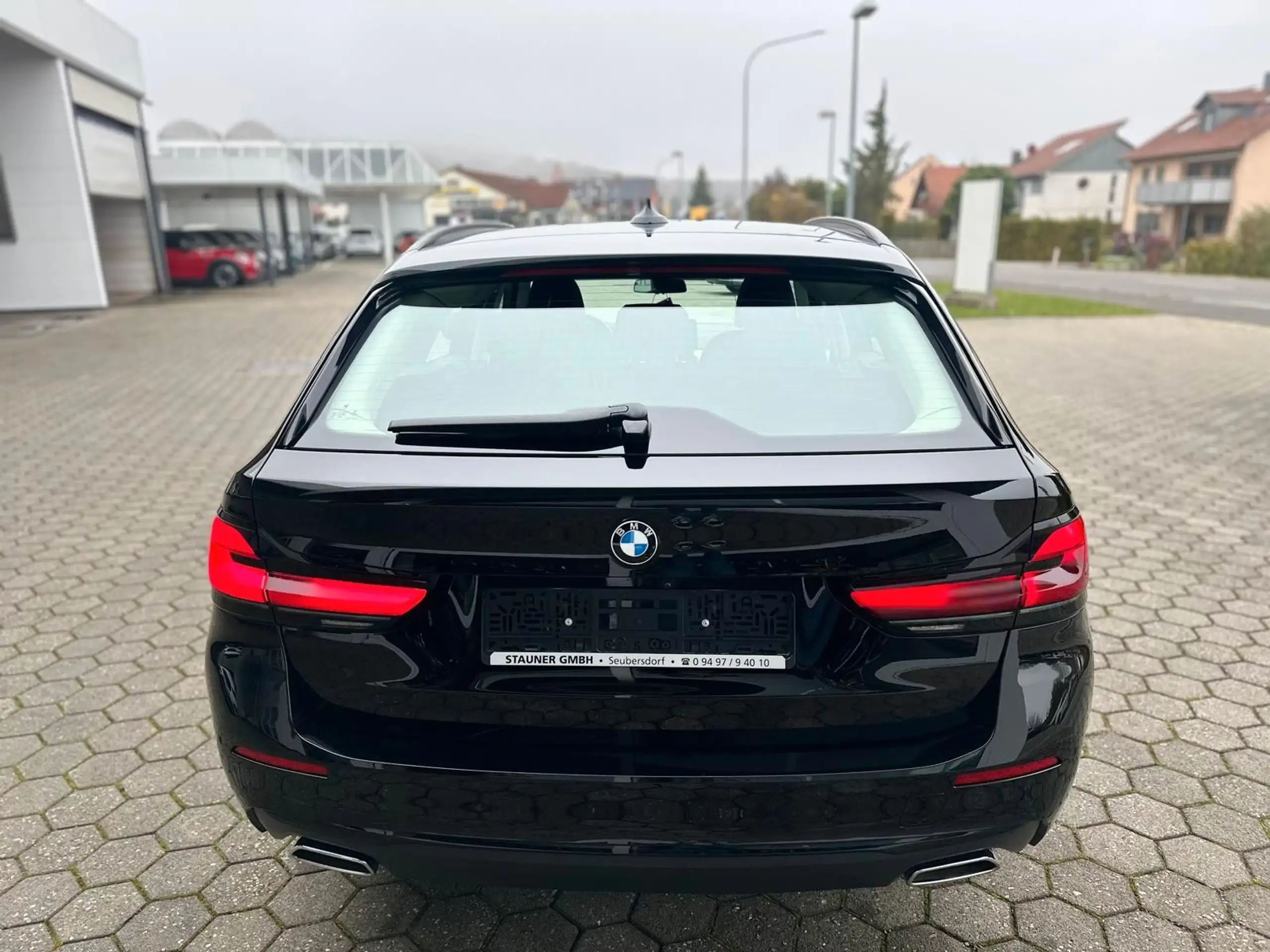 BMW - 520