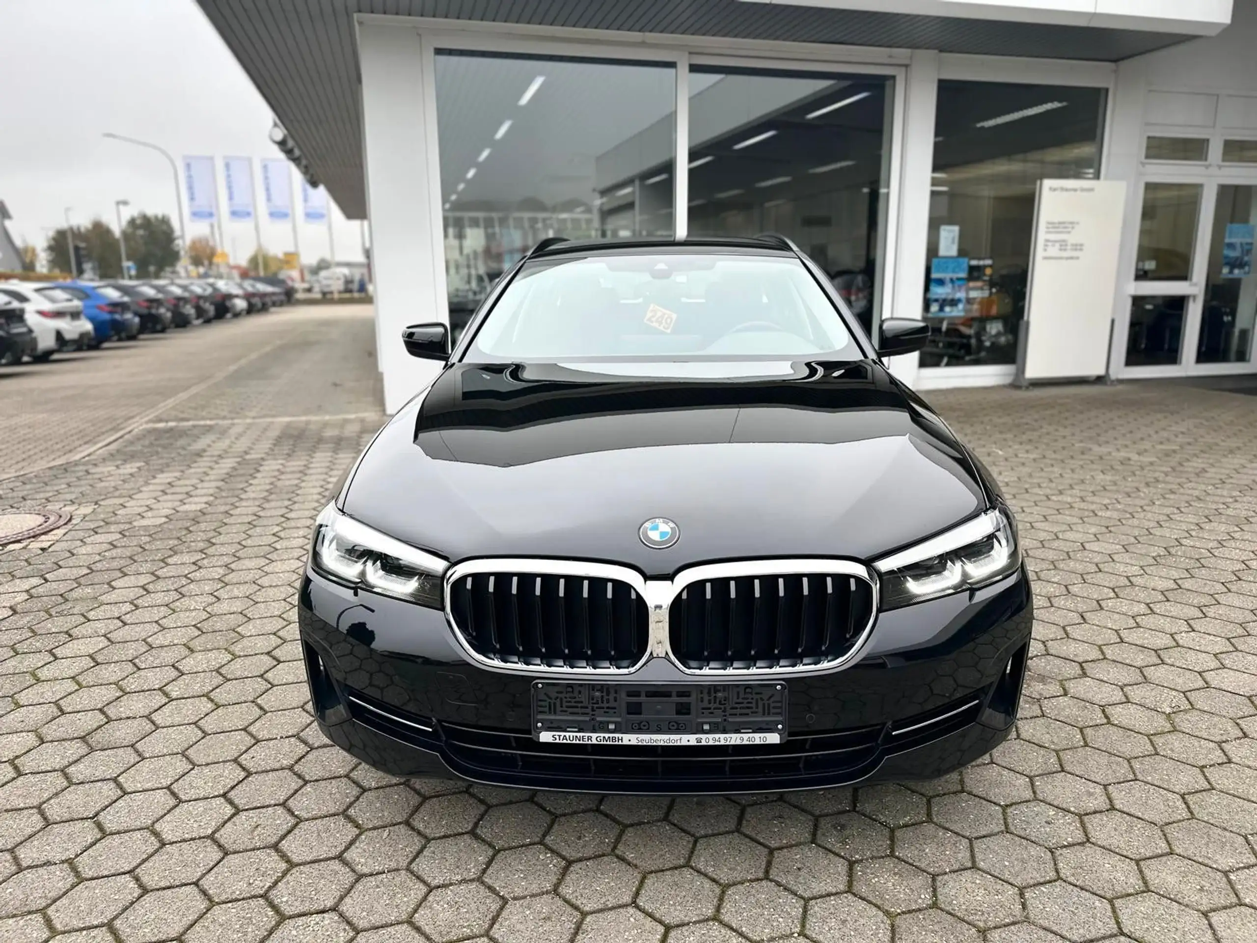 BMW - 520