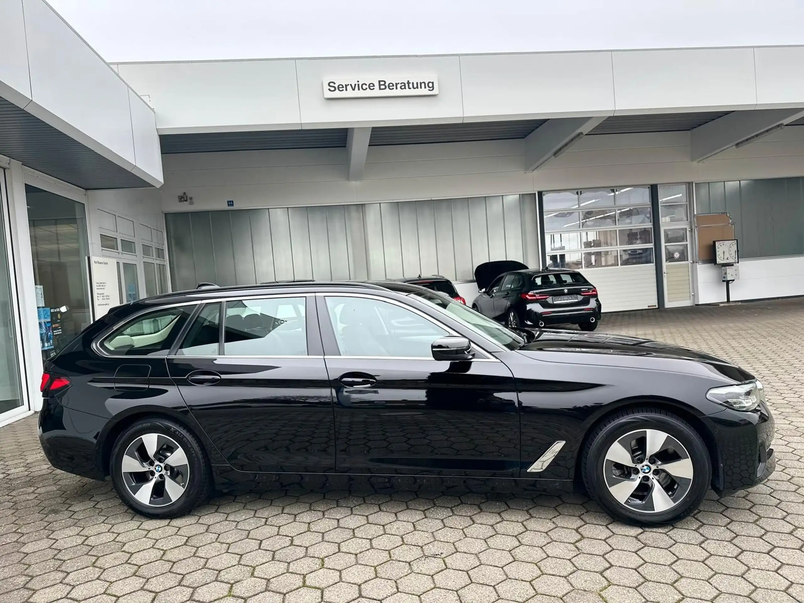 BMW - 520