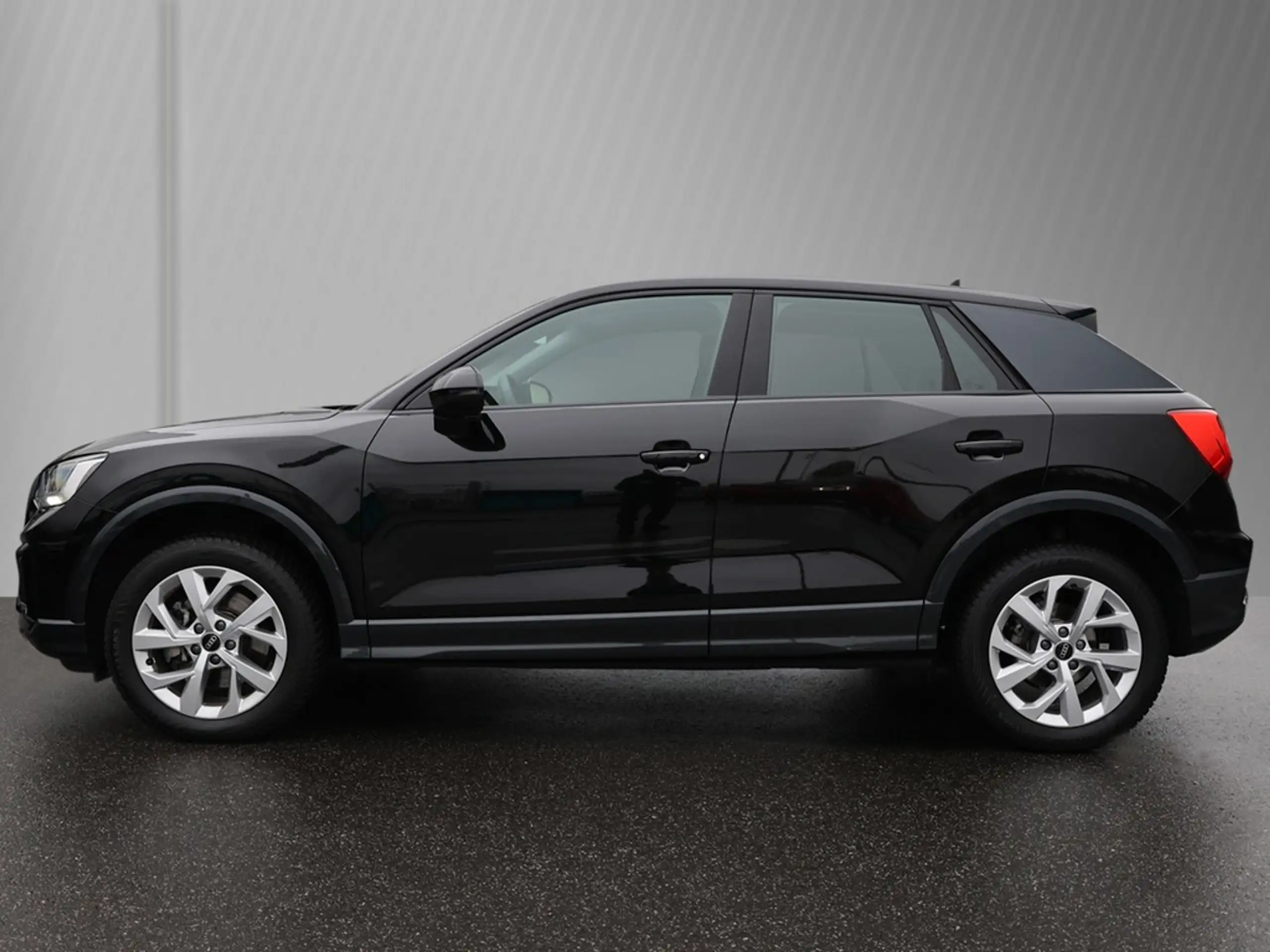 Audi - Q2