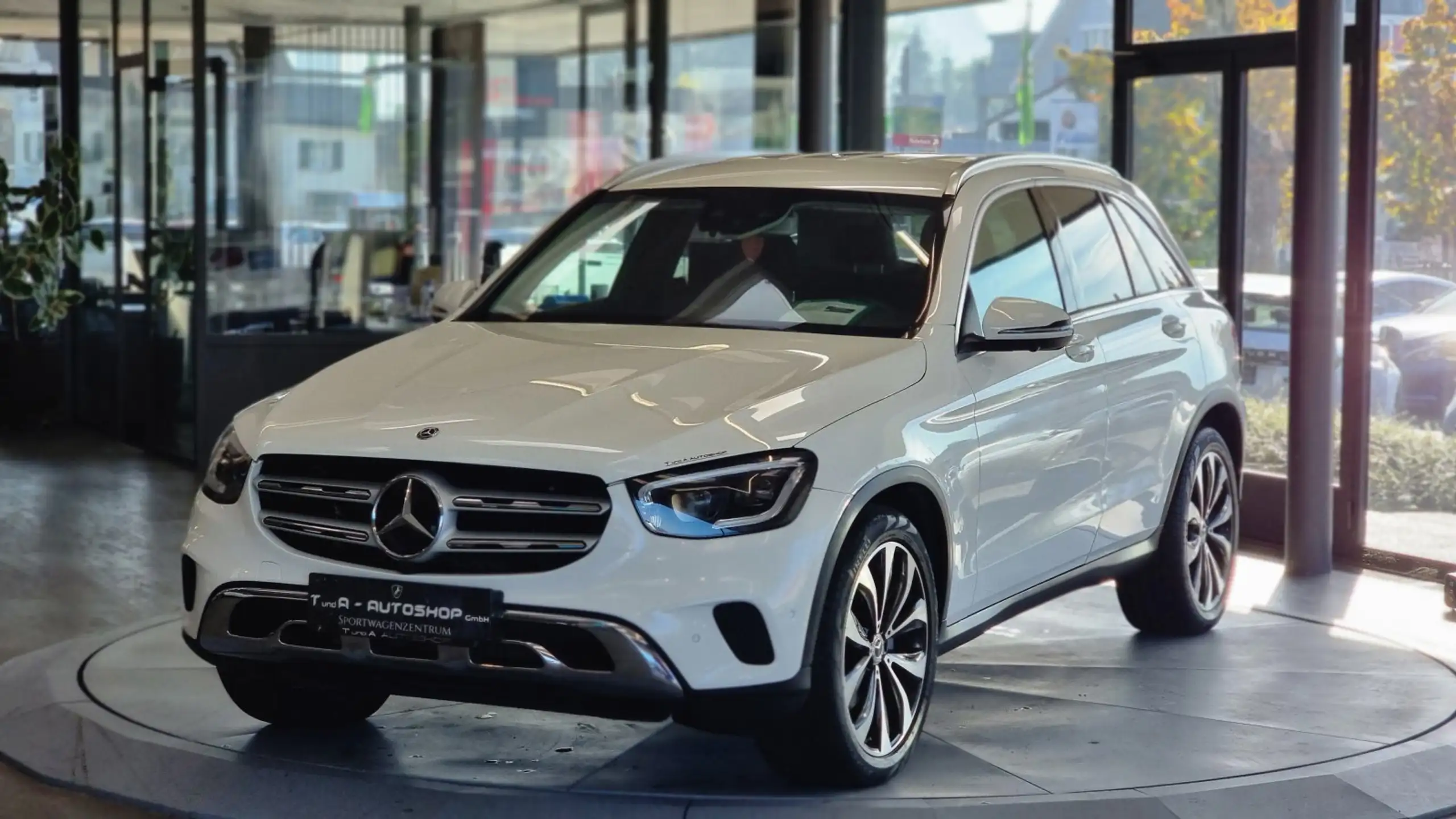 Mercedes-Benz GLC 300 2020