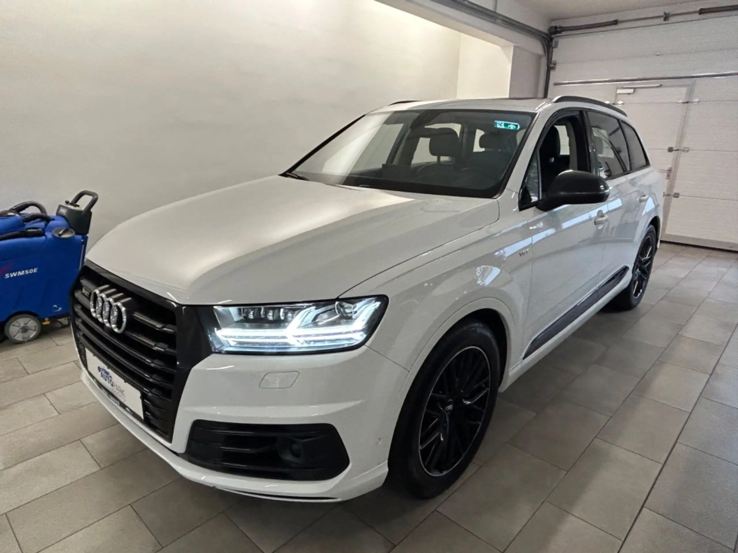 Audi - SQ7