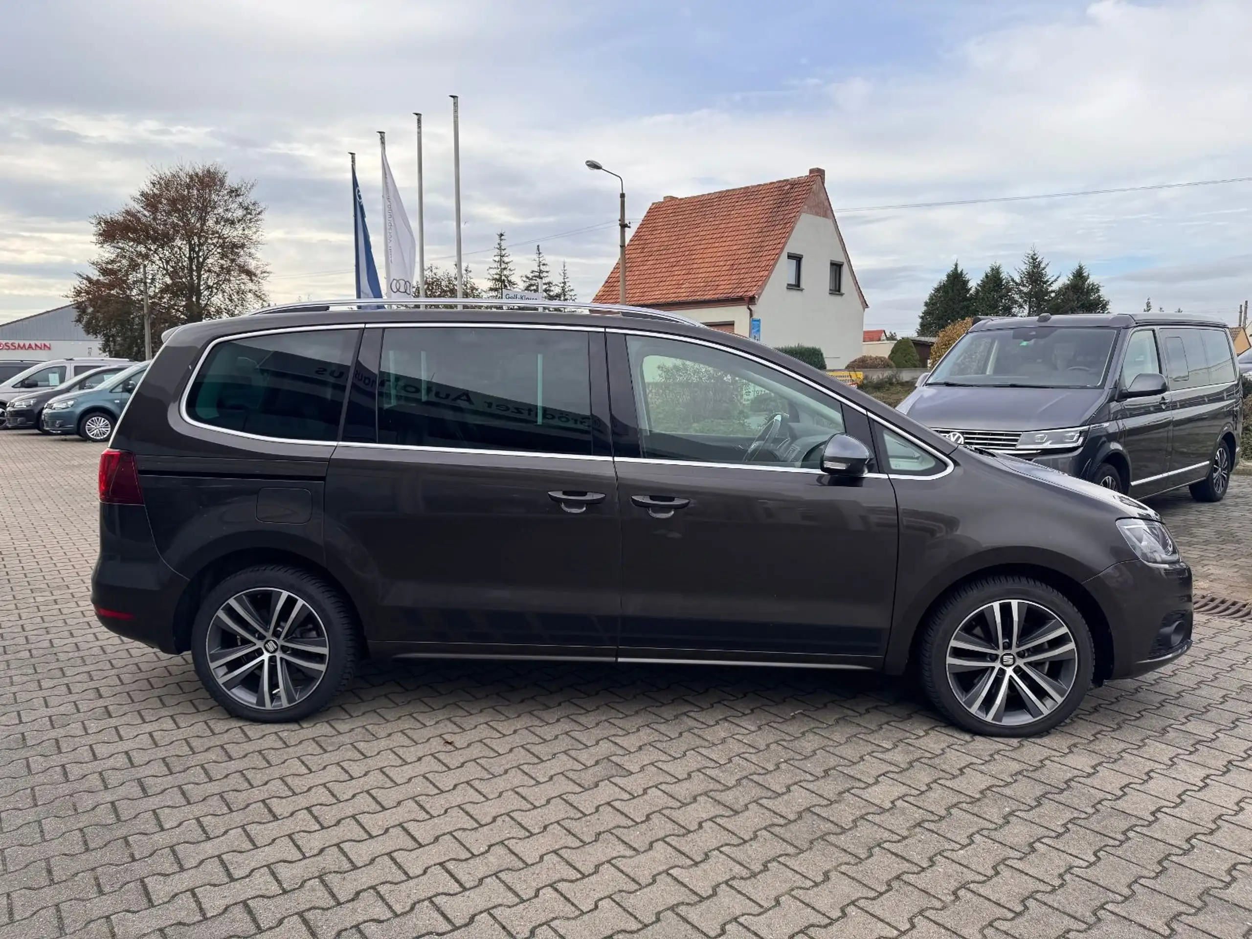 SEAT - Alhambra