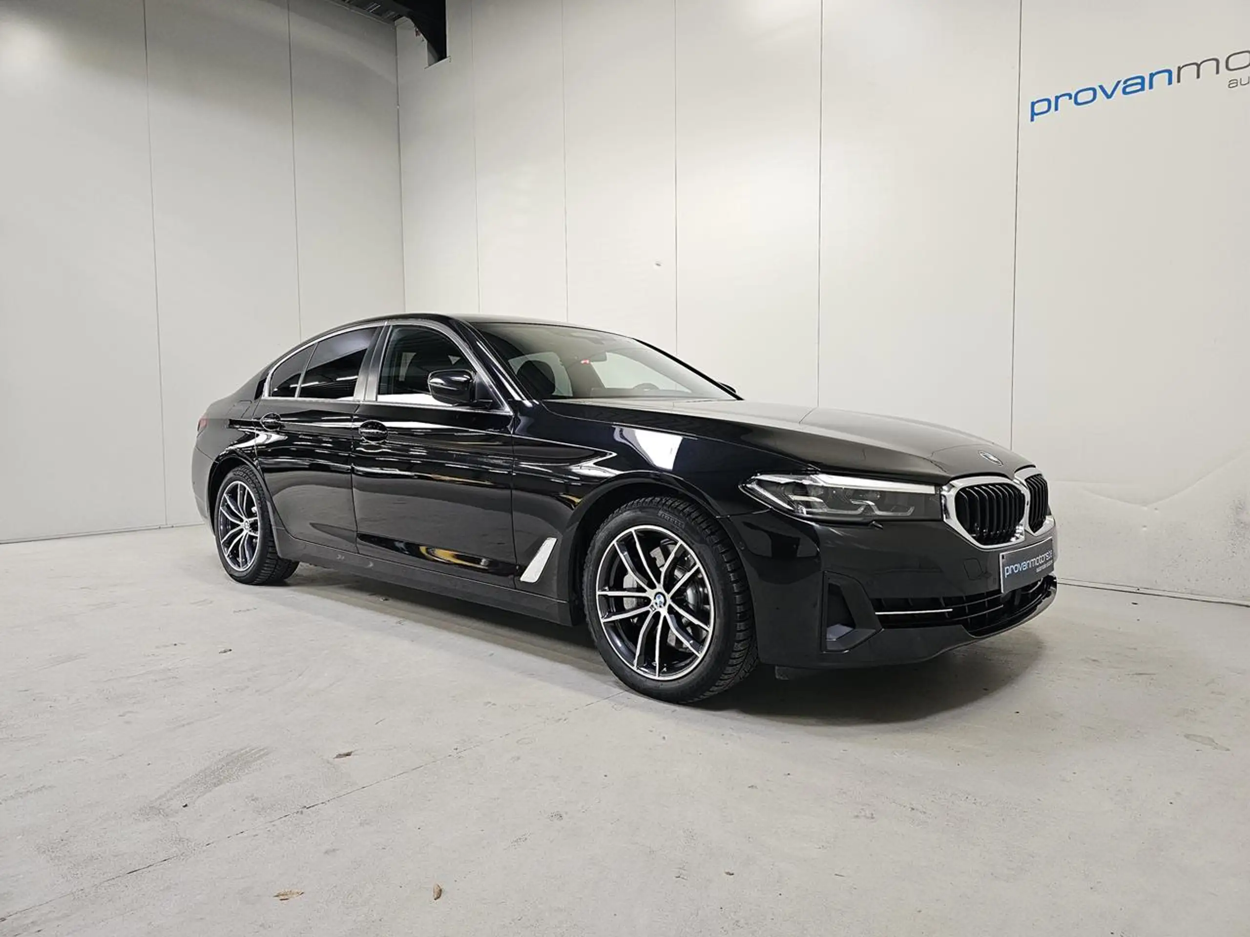 BMW - 530