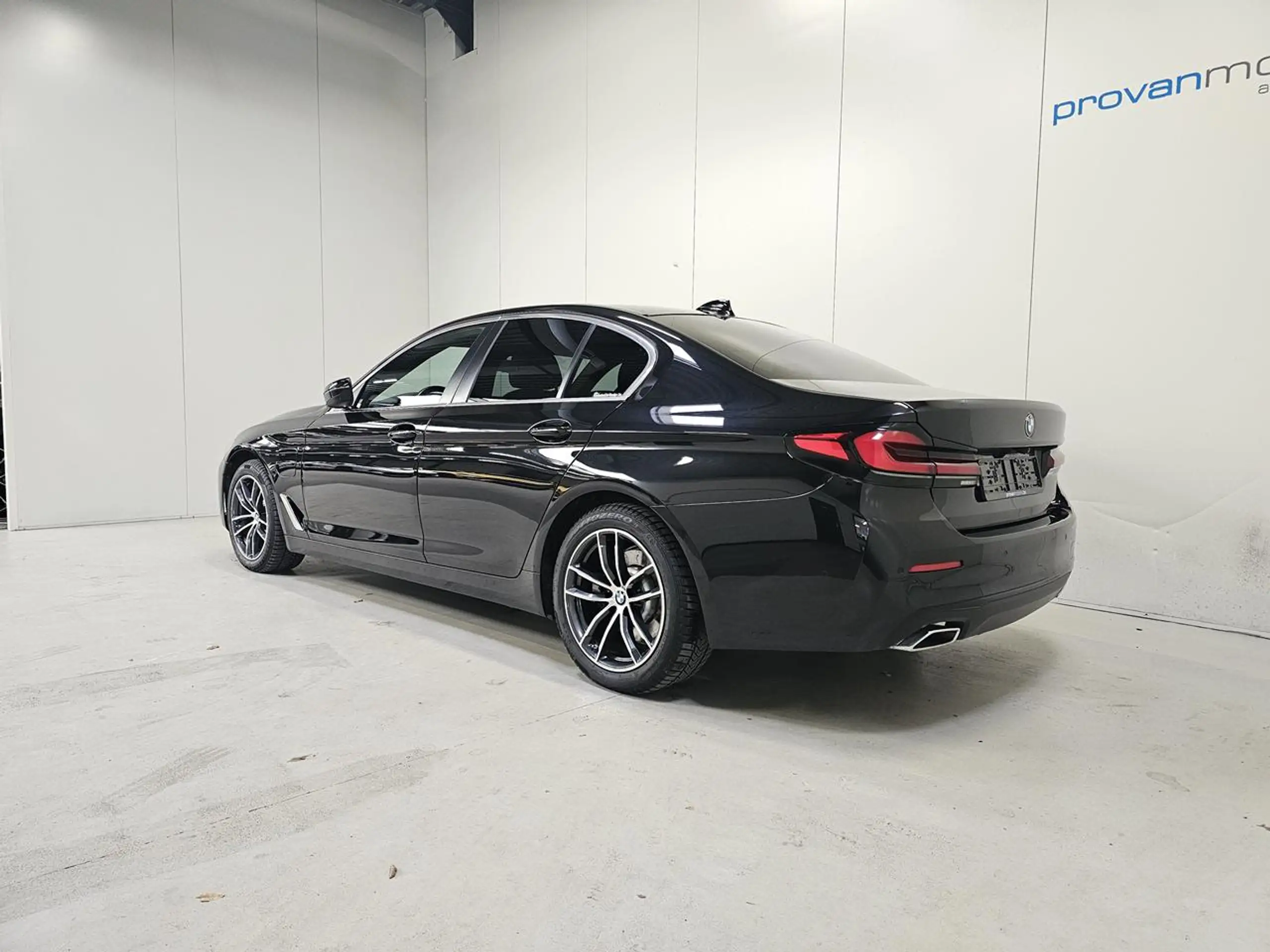 BMW - 530