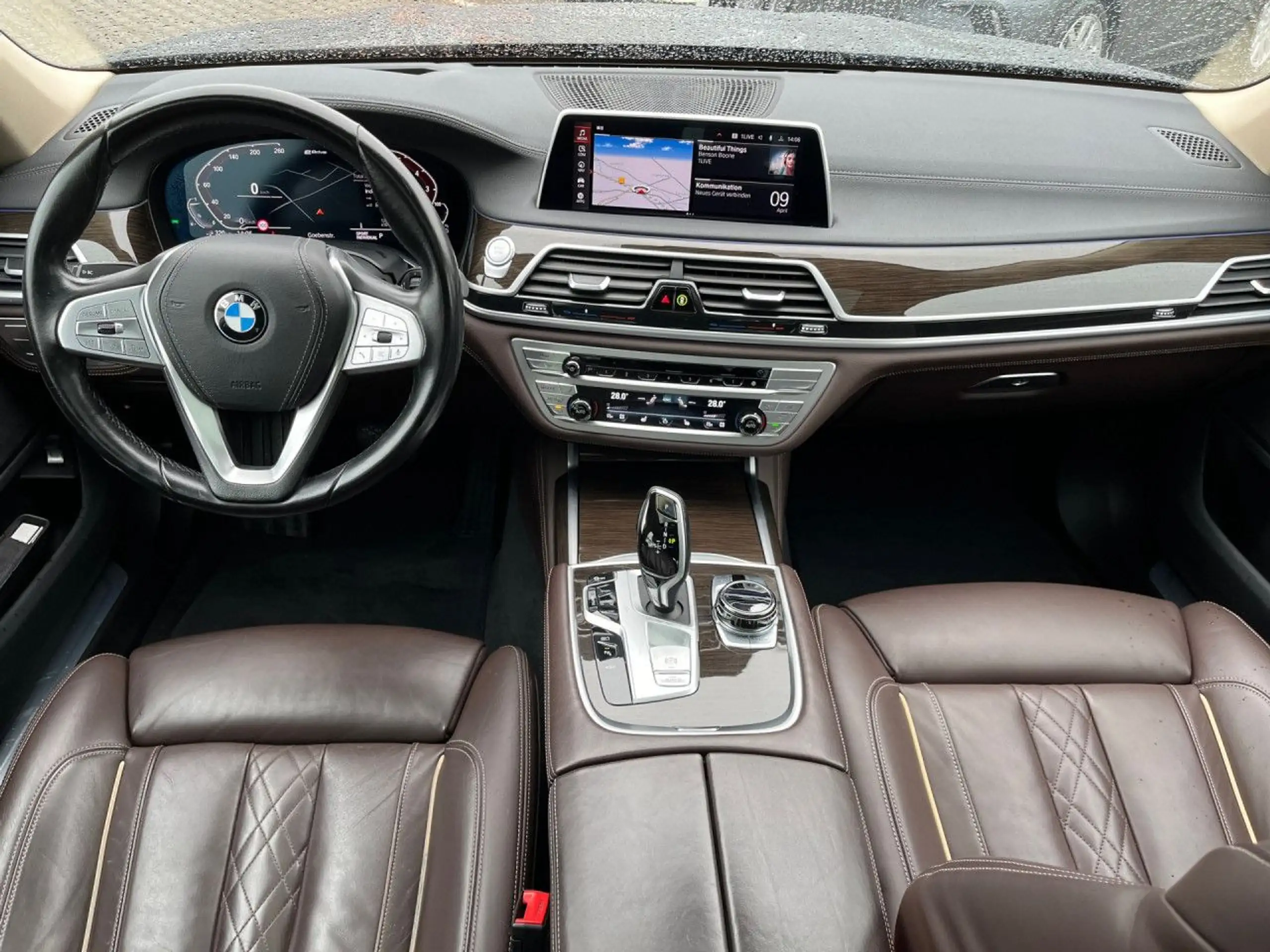 BMW - 745