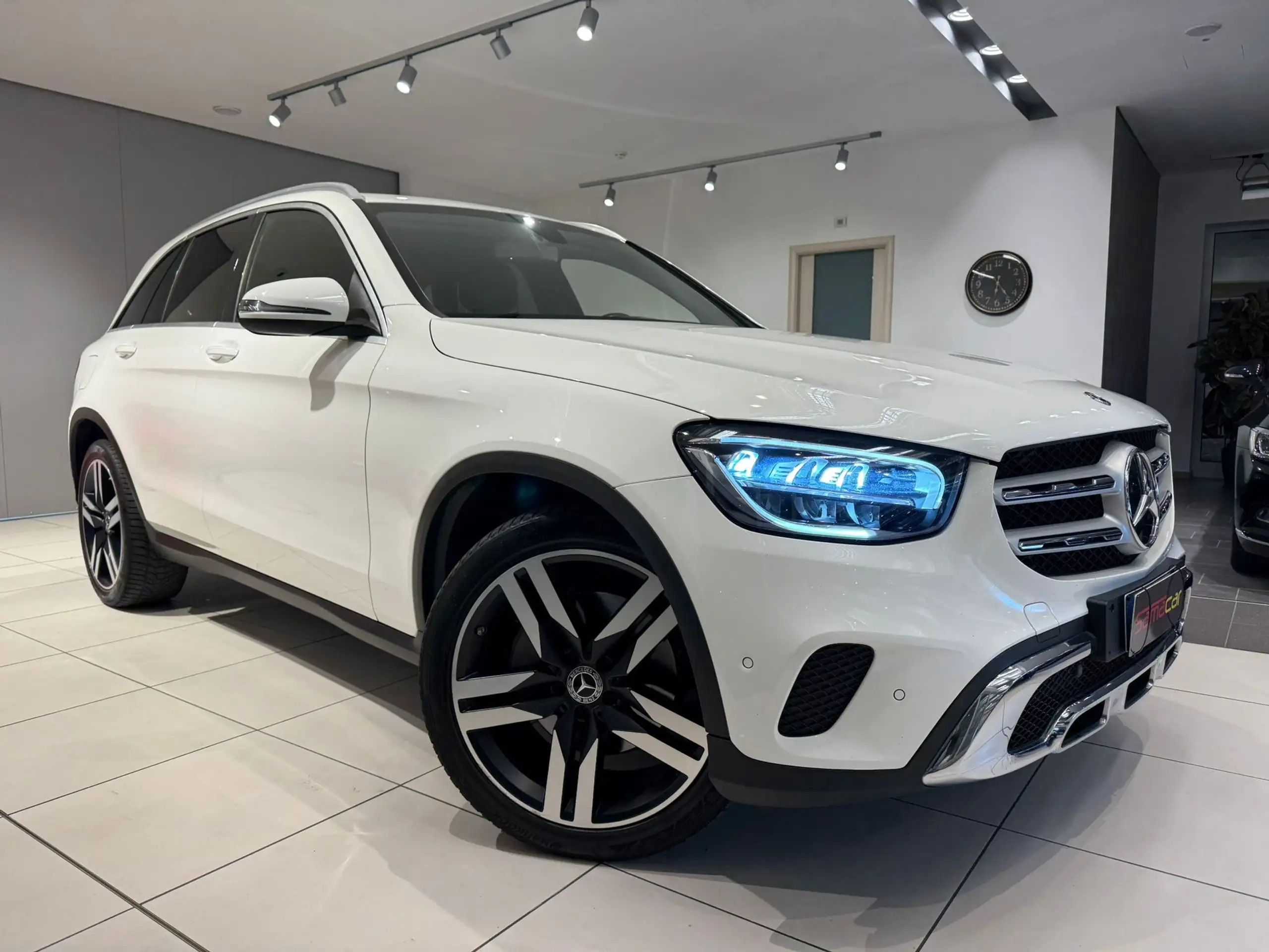 Mercedes-Benz - GLC 300