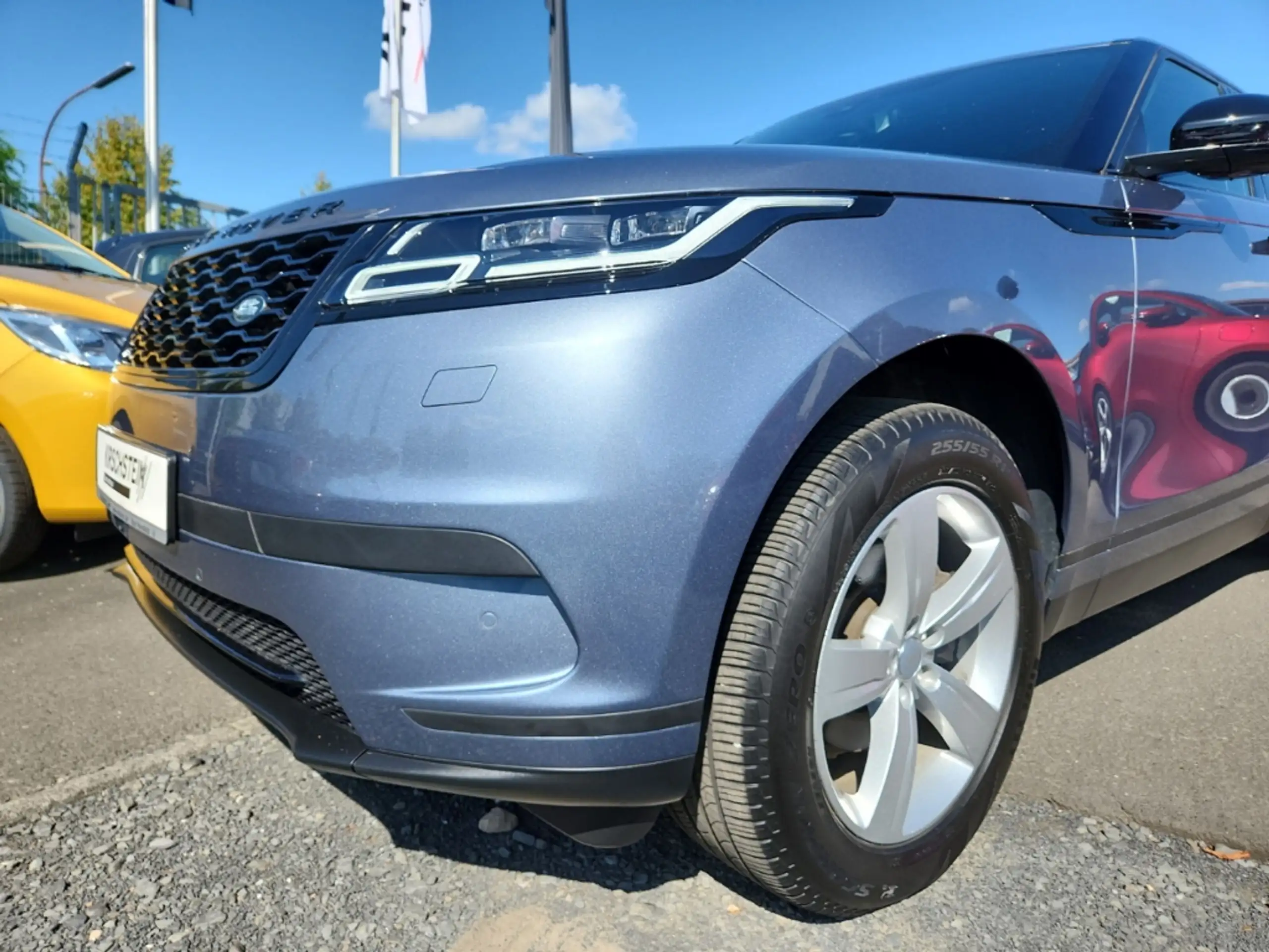 Land Rover - Range Rover Velar