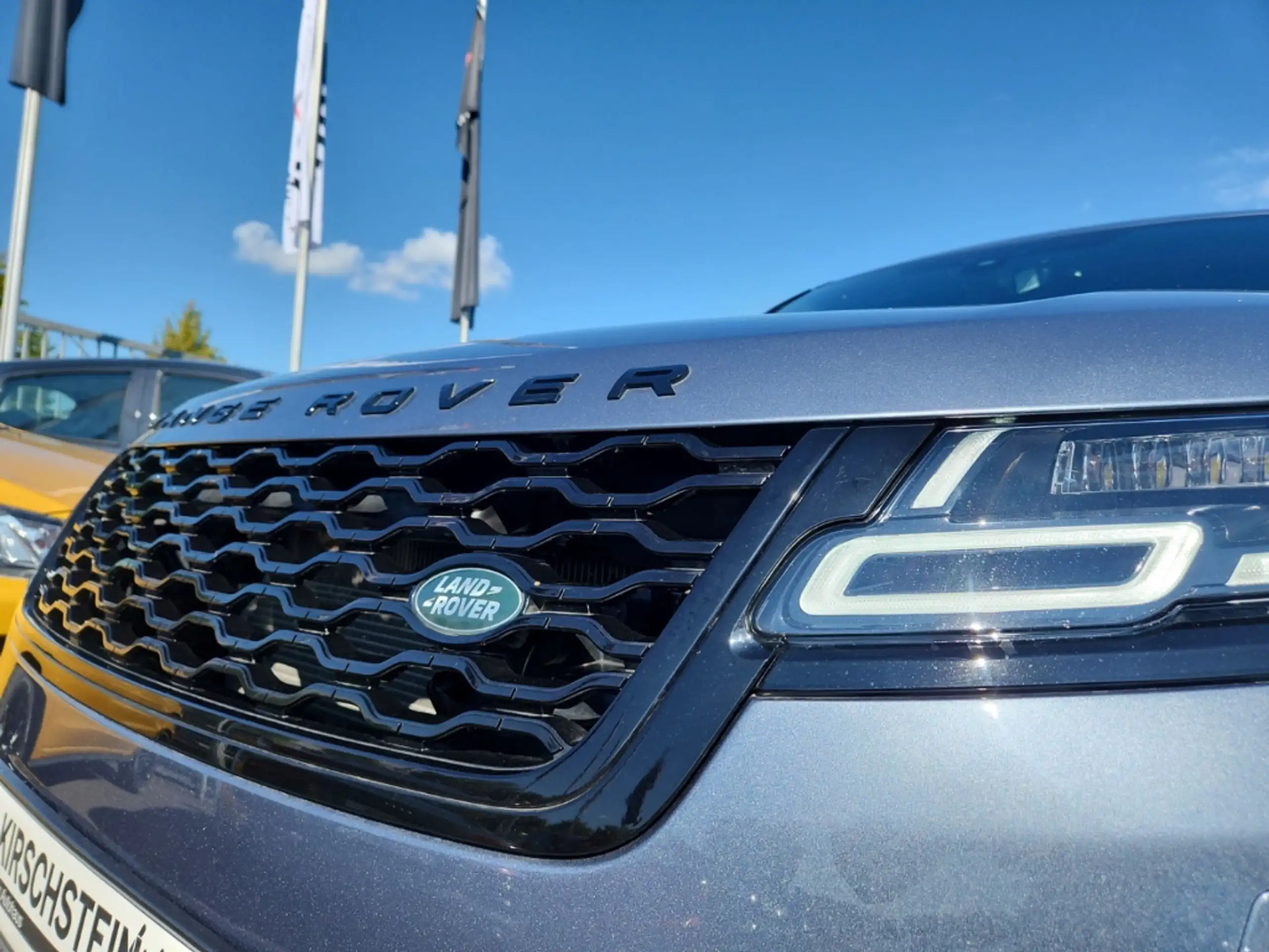 Land Rover - Range Rover Velar