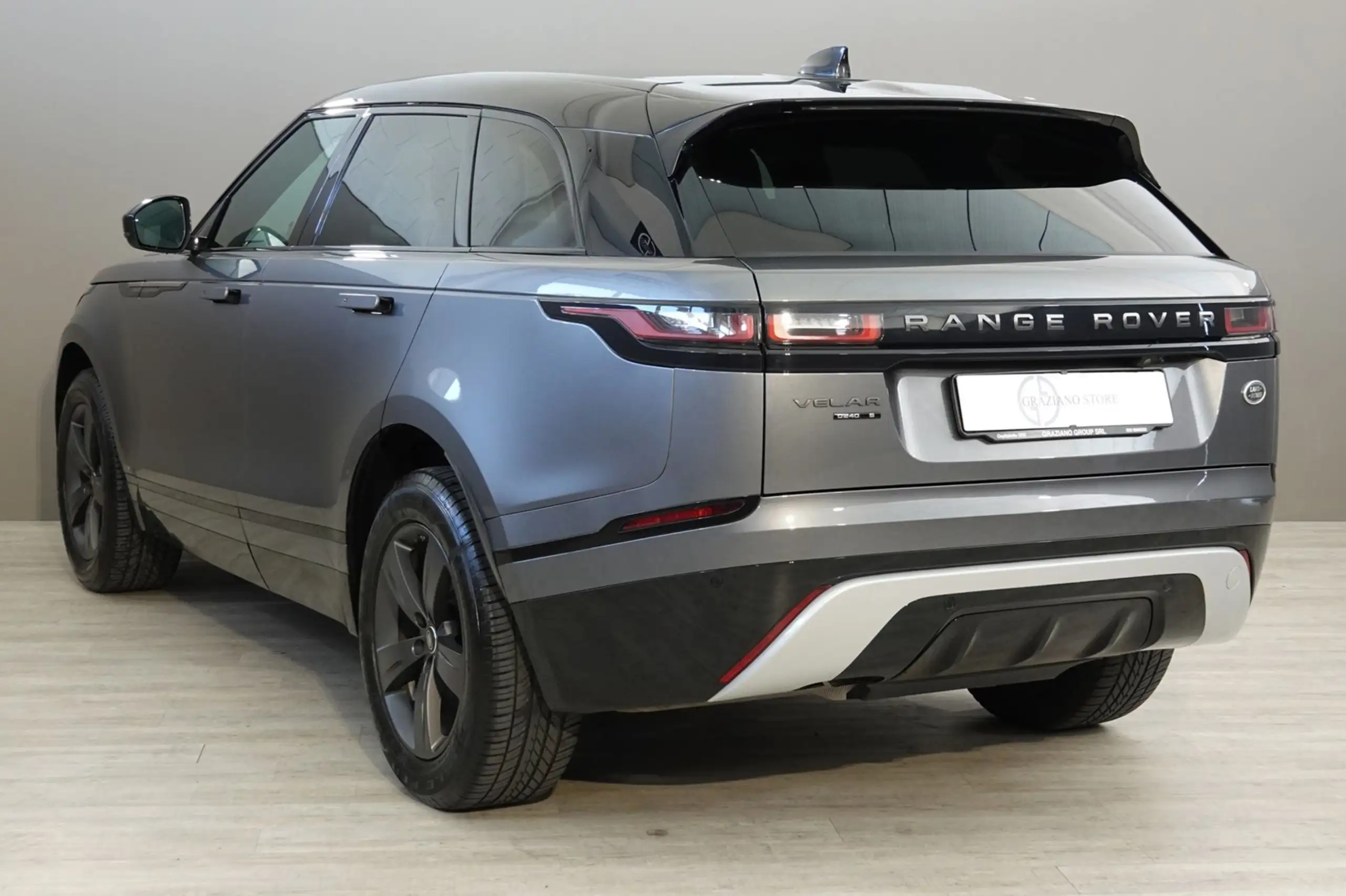 Land Rover - Range Rover Velar