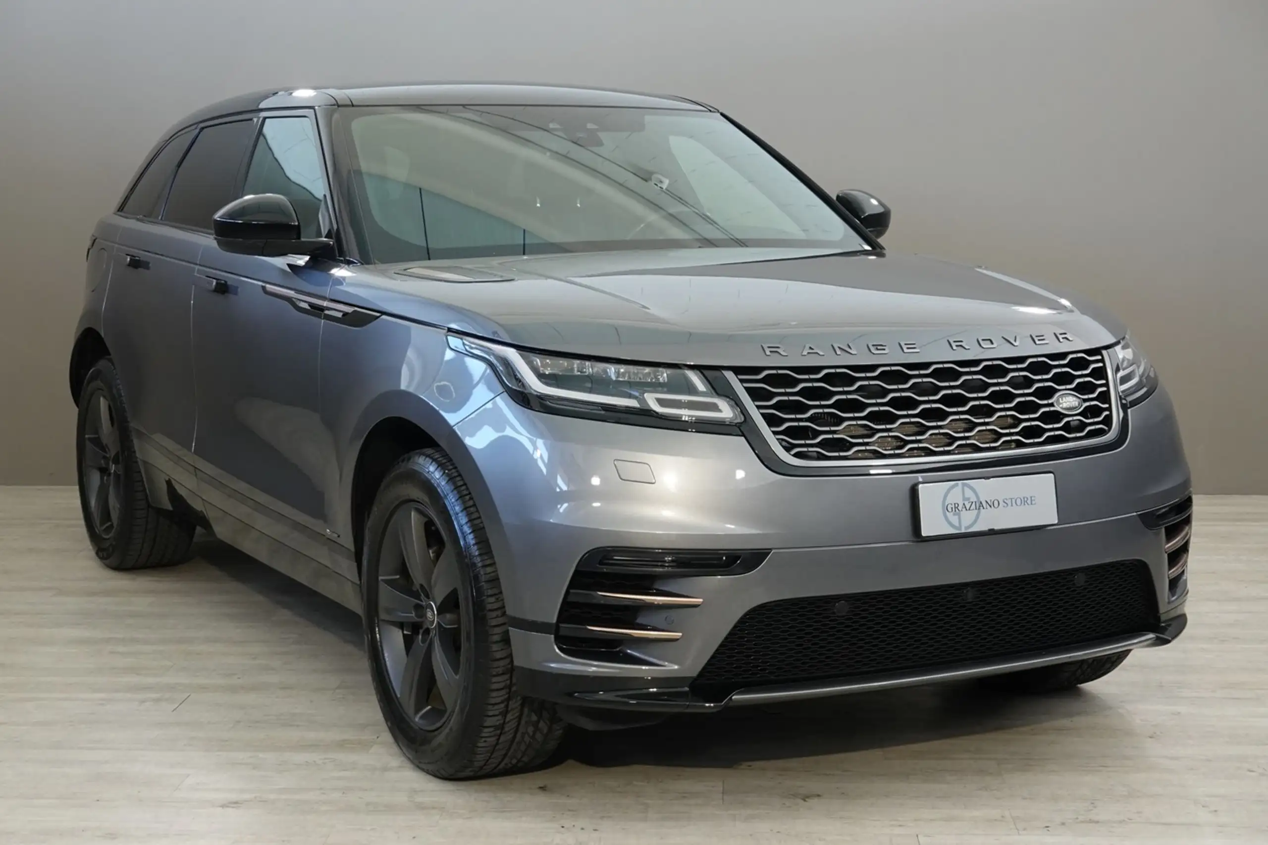 Land Rover - Range Rover Velar