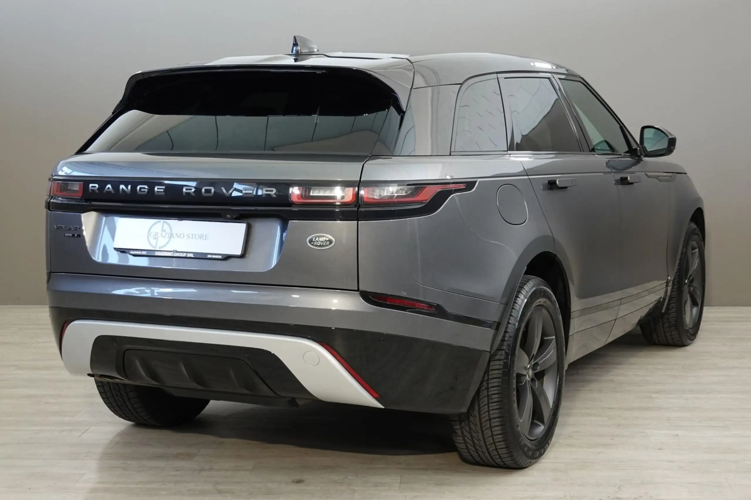 Land Rover - Range Rover Velar