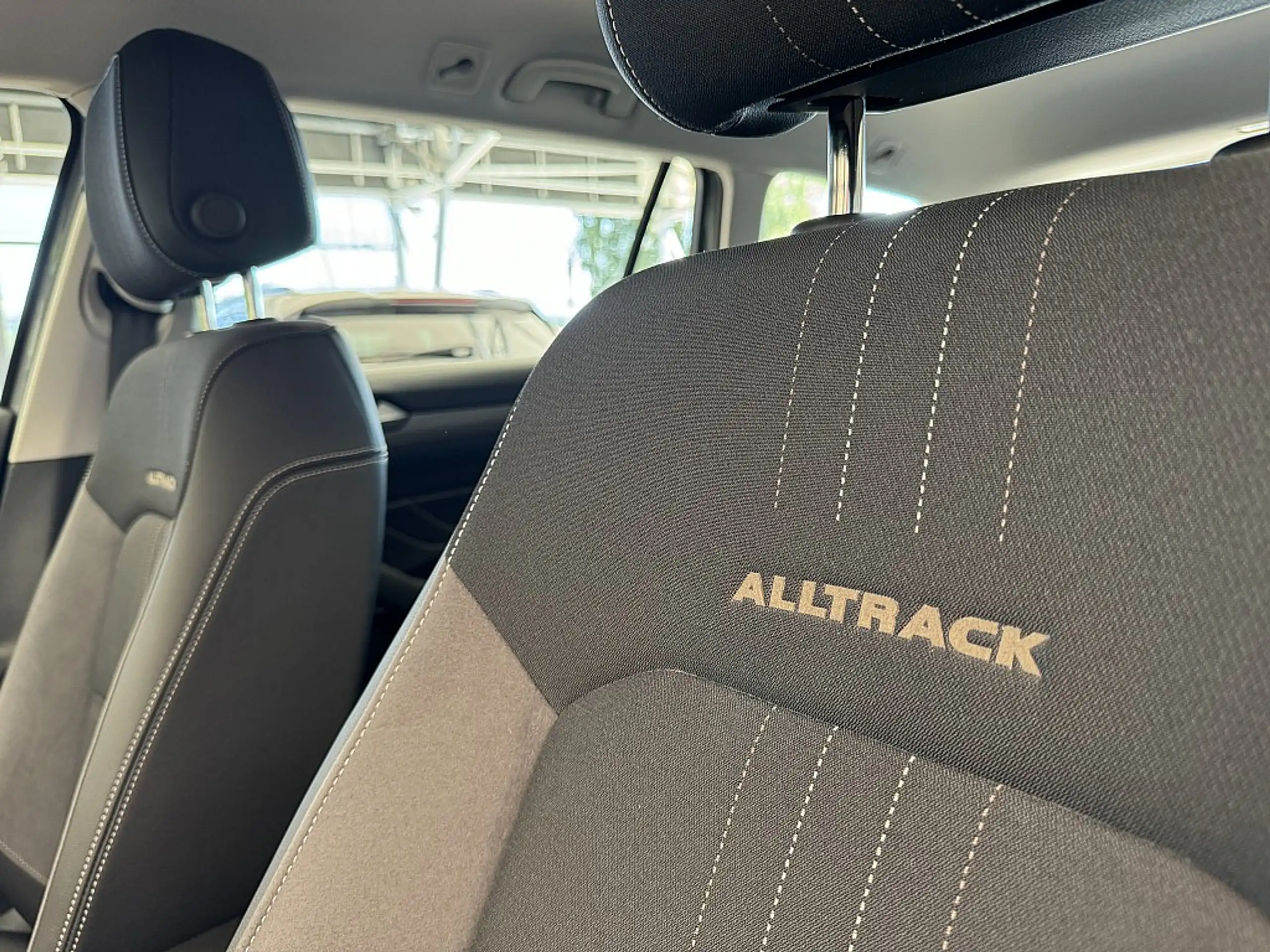 Volkswagen - Passat Alltrack