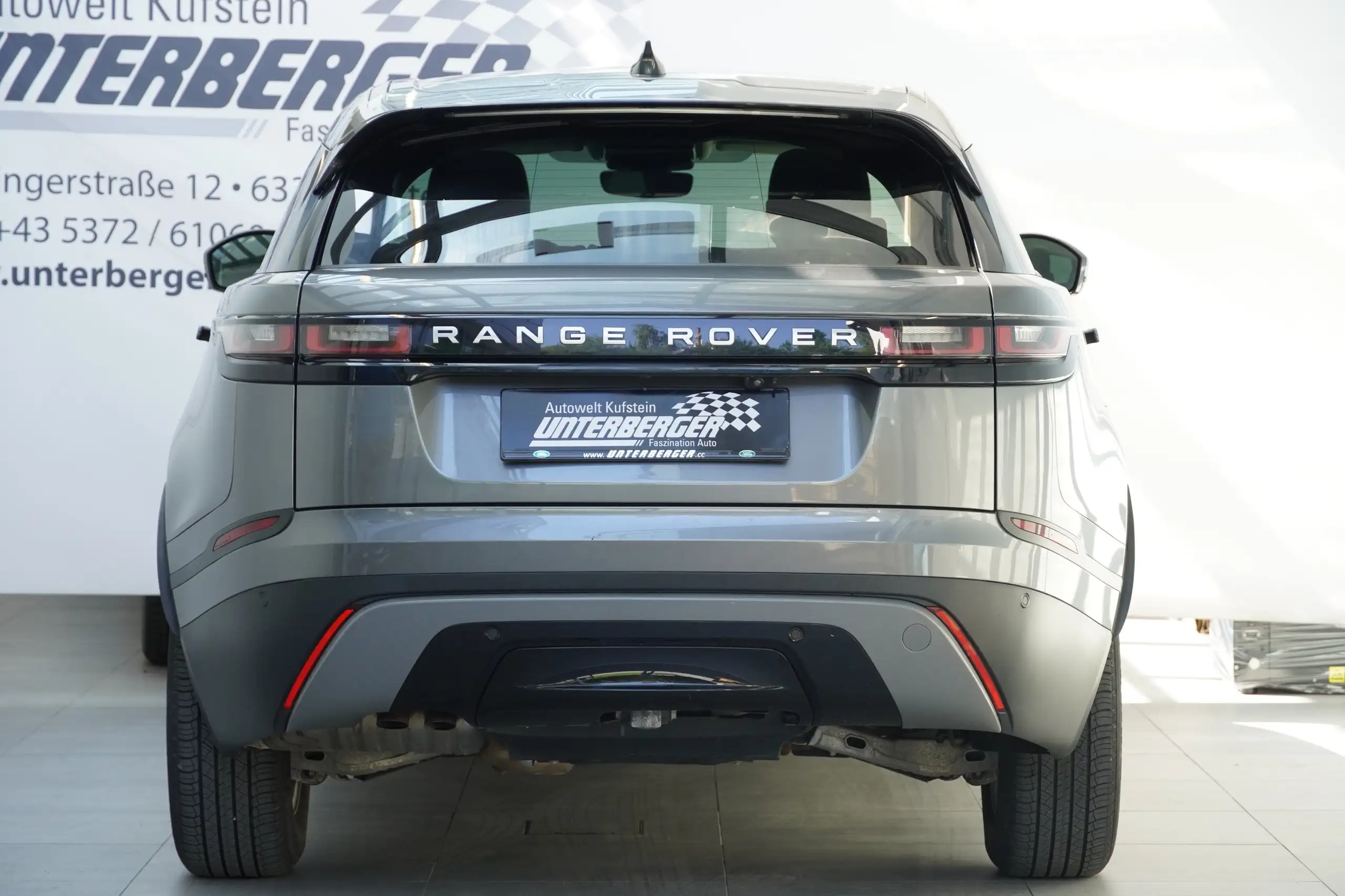 Land Rover - Range Rover Velar