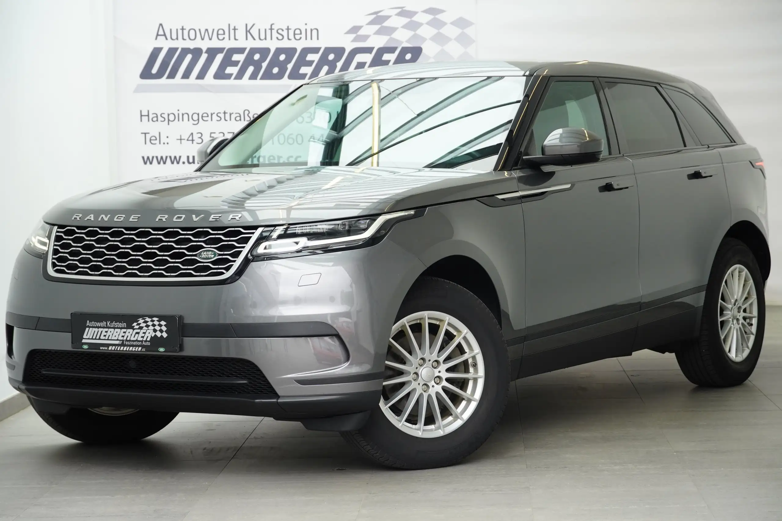 Land Rover - Range Rover Velar