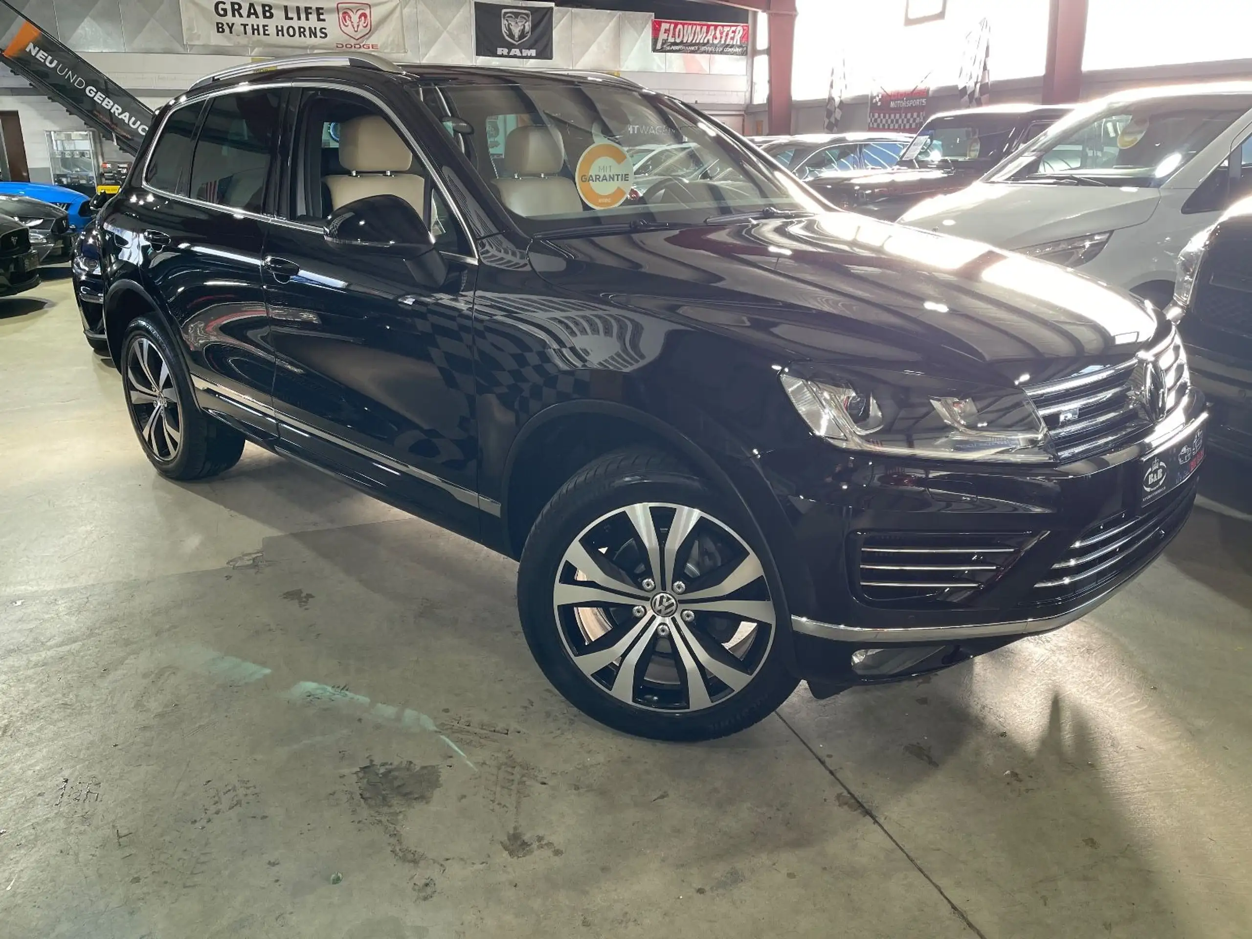 Volkswagen - Touareg