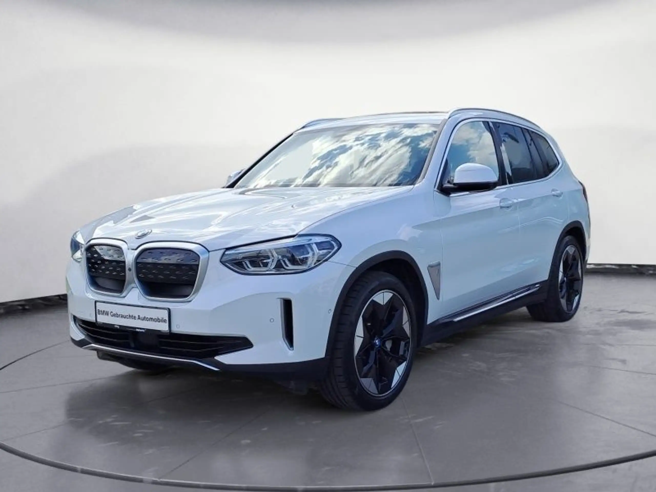 BMW - iX3