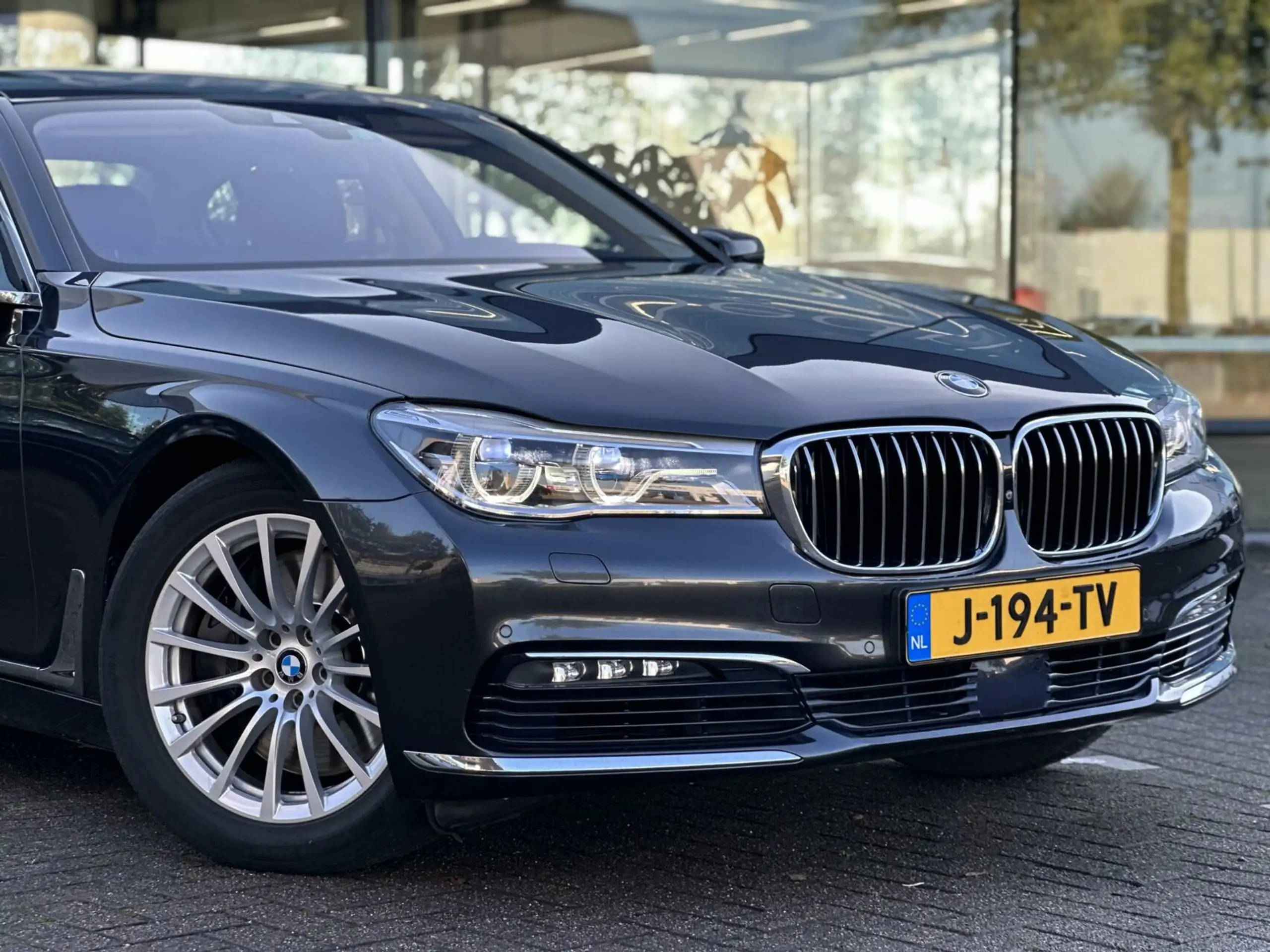 BMW - 750