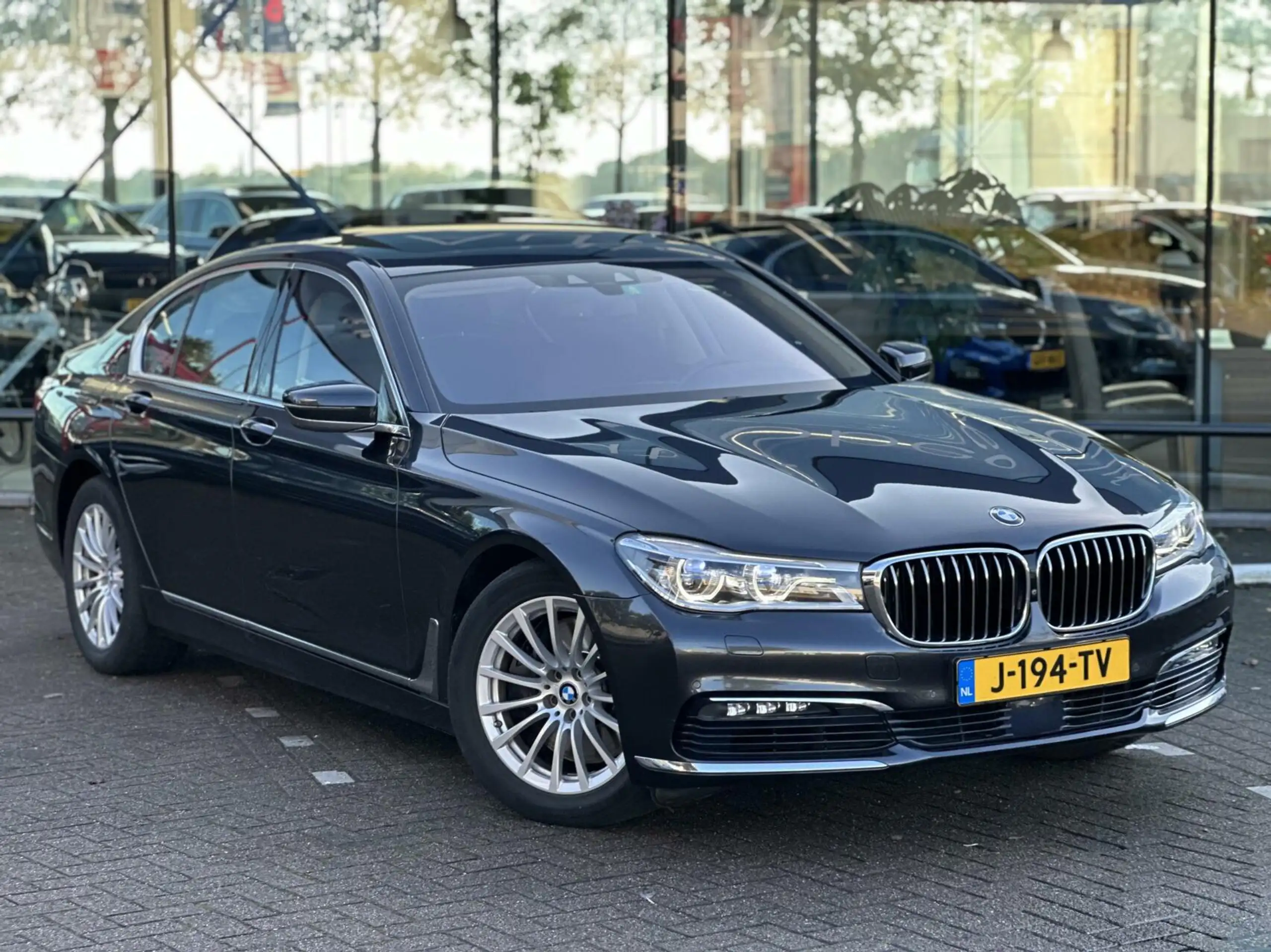 BMW - 750